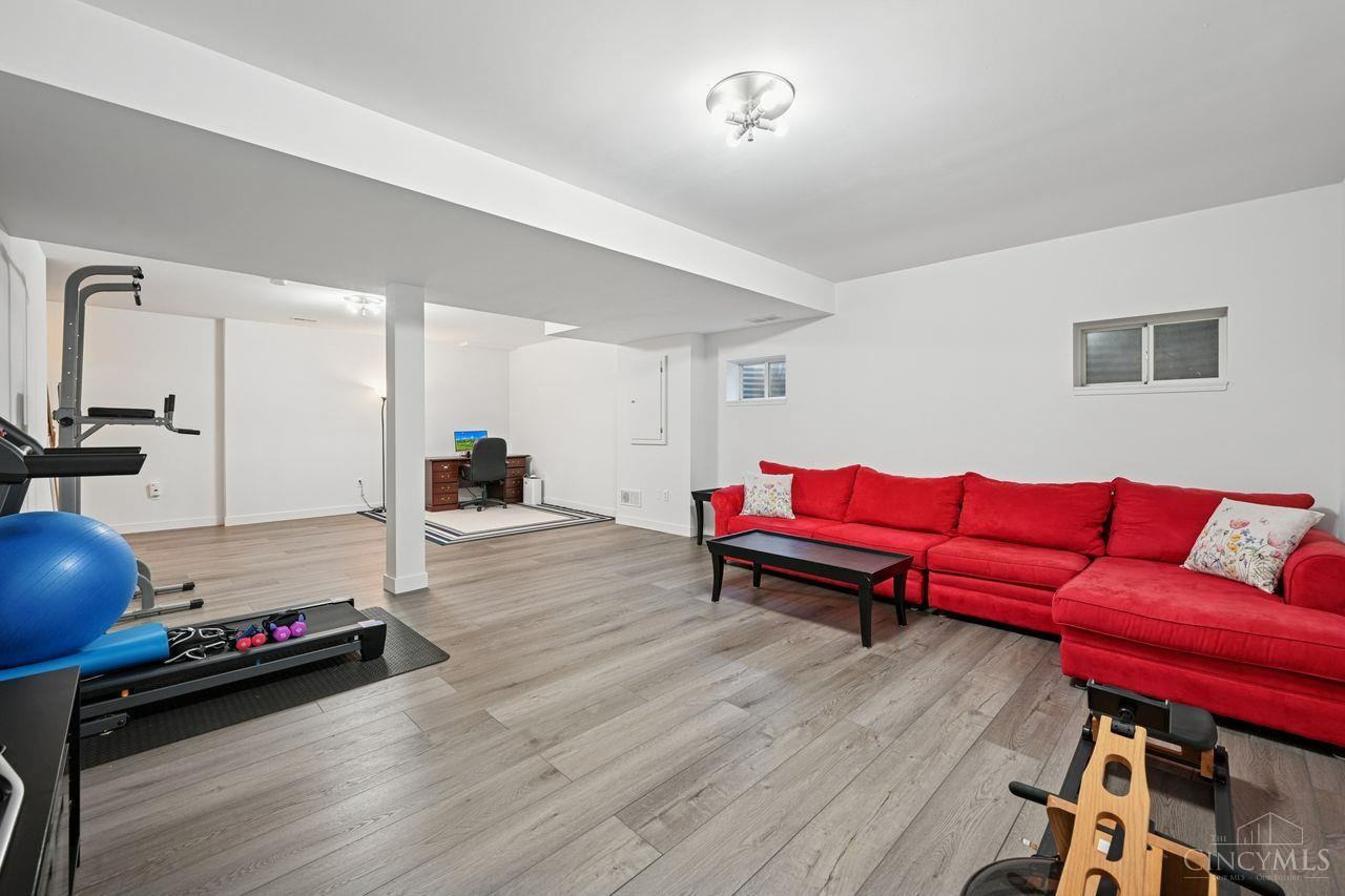 Mason, Ohio, 45040, United States, 5 Bedrooms Bedrooms, ,5 BathroomsBathrooms,Residential,For Sale,1988349