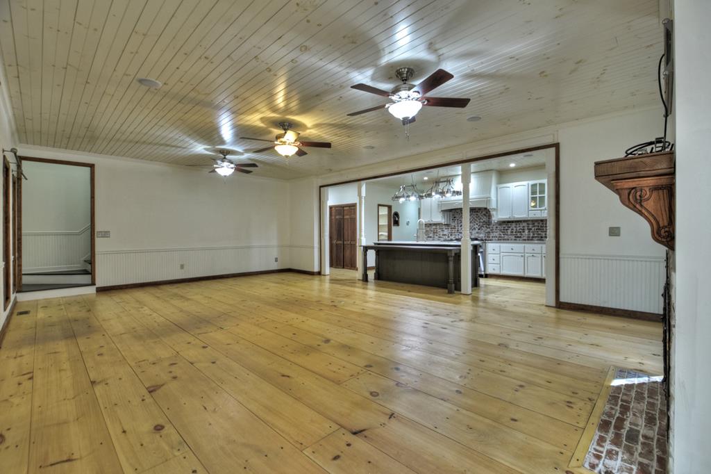 Blue Ridge, Georgia, 30513, United States, 3 Bedrooms Bedrooms, ,4 BathroomsBathrooms,Residential,For Sale,1858948