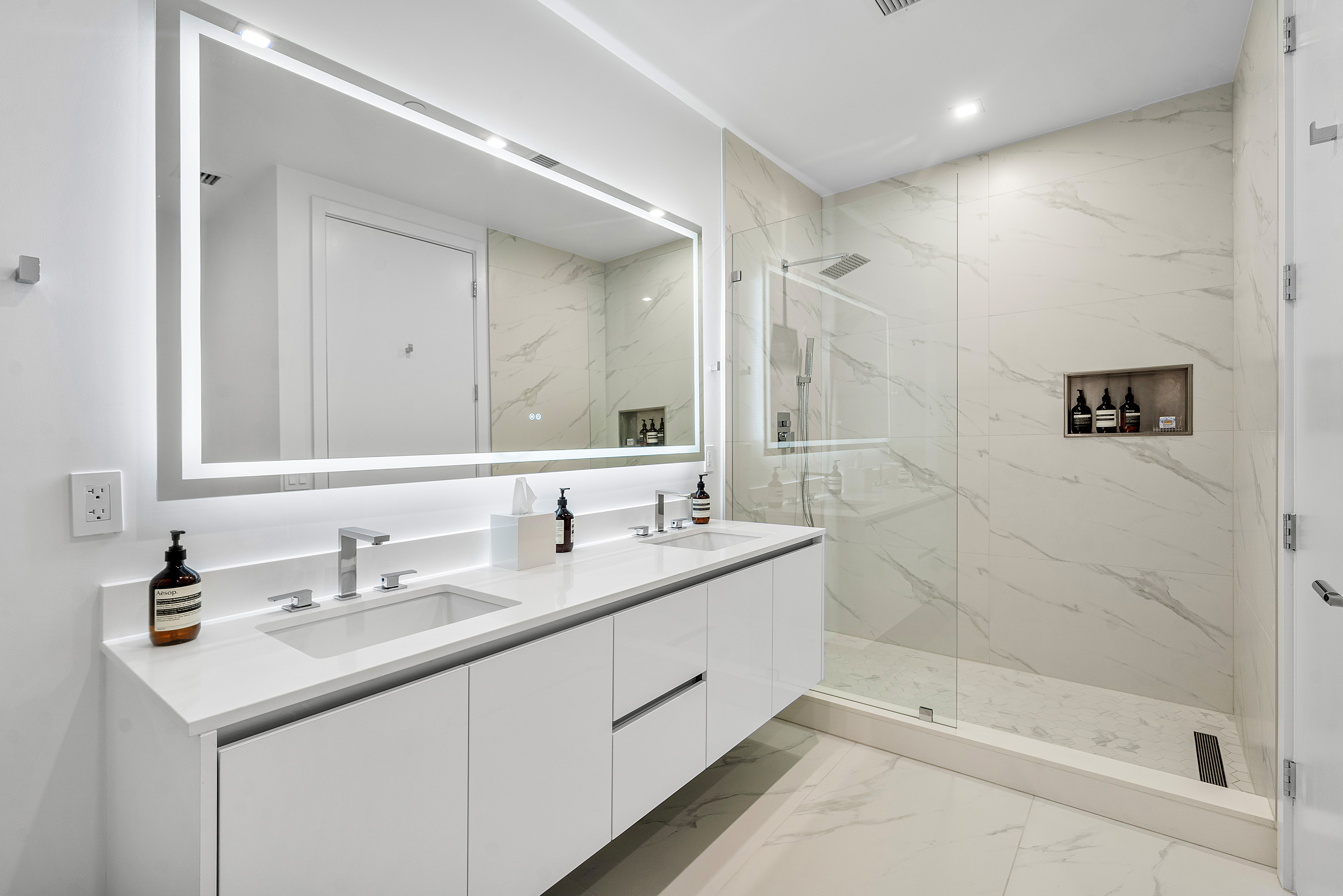  220 Lake Shore Drive, Lake Park, FL, 33403 - 物件實景