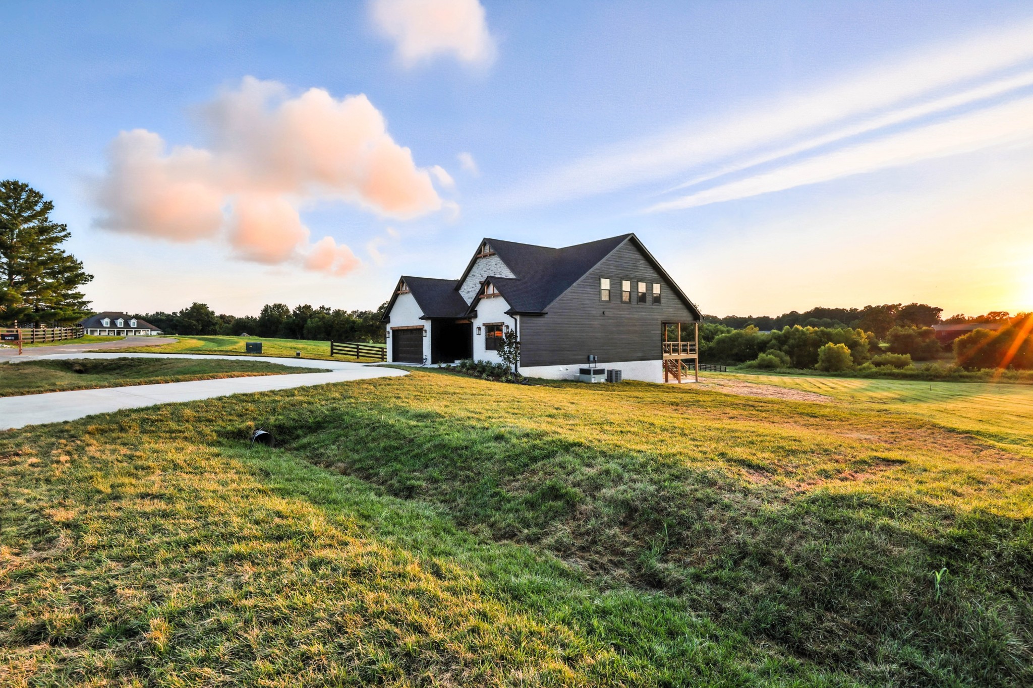 Adams, Tennessee, 37010, United States, 4 Bedrooms Bedrooms, ,4 BathroomsBathrooms,Residential,For Sale,1904806