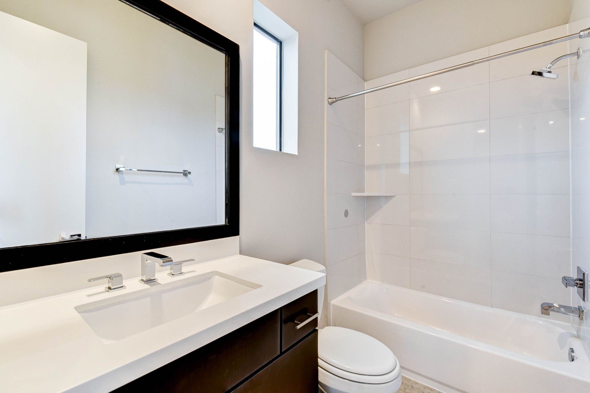 Houston, Texas, 77007, United States, 3 Bedrooms Bedrooms, ,4 BathroomsBathrooms,Residential,For Sale,1935957
