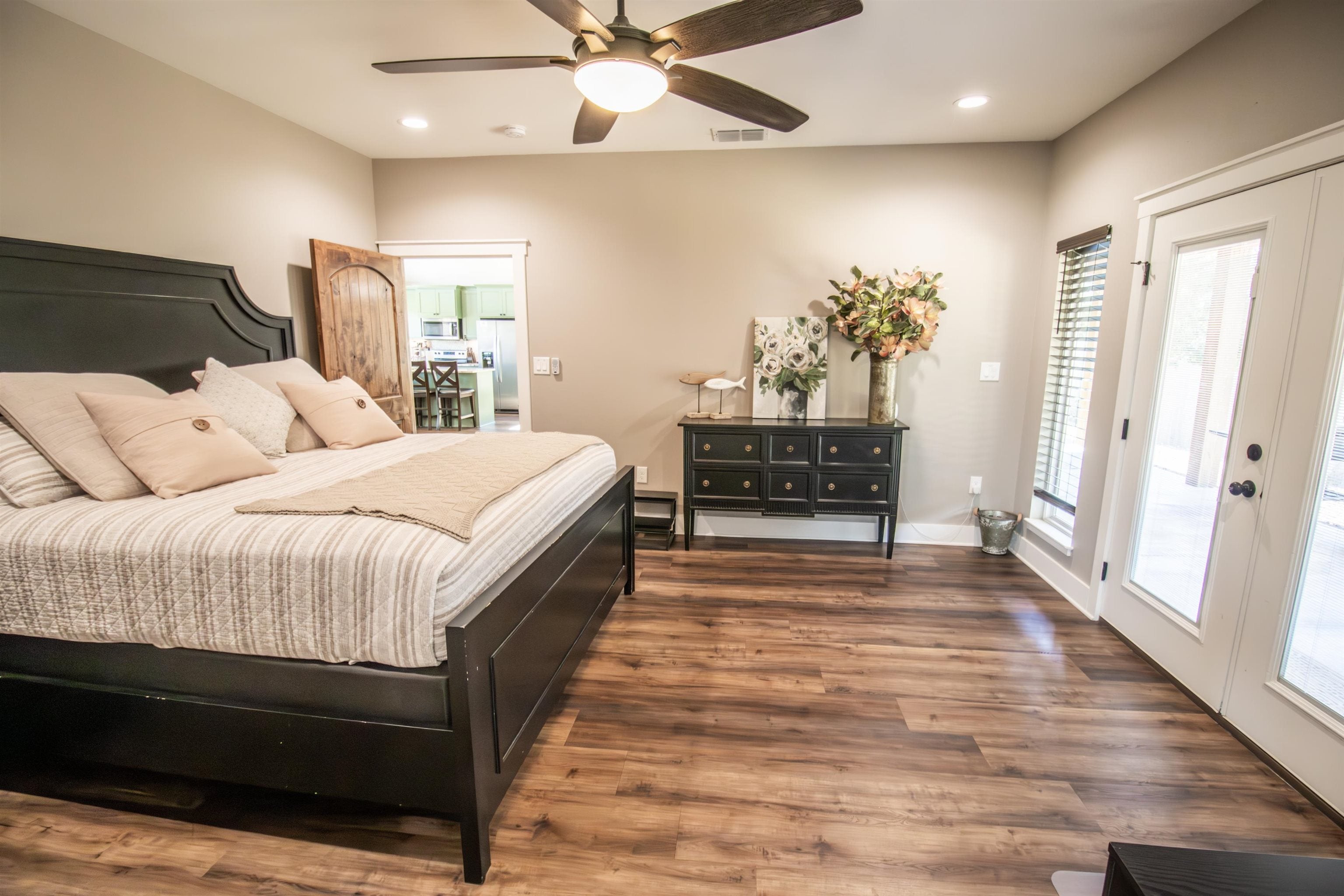 Jefferson, Texas, 75657, United States, 3 Bedrooms Bedrooms, ,3 BathroomsBathrooms,Residential,For Sale,2005348