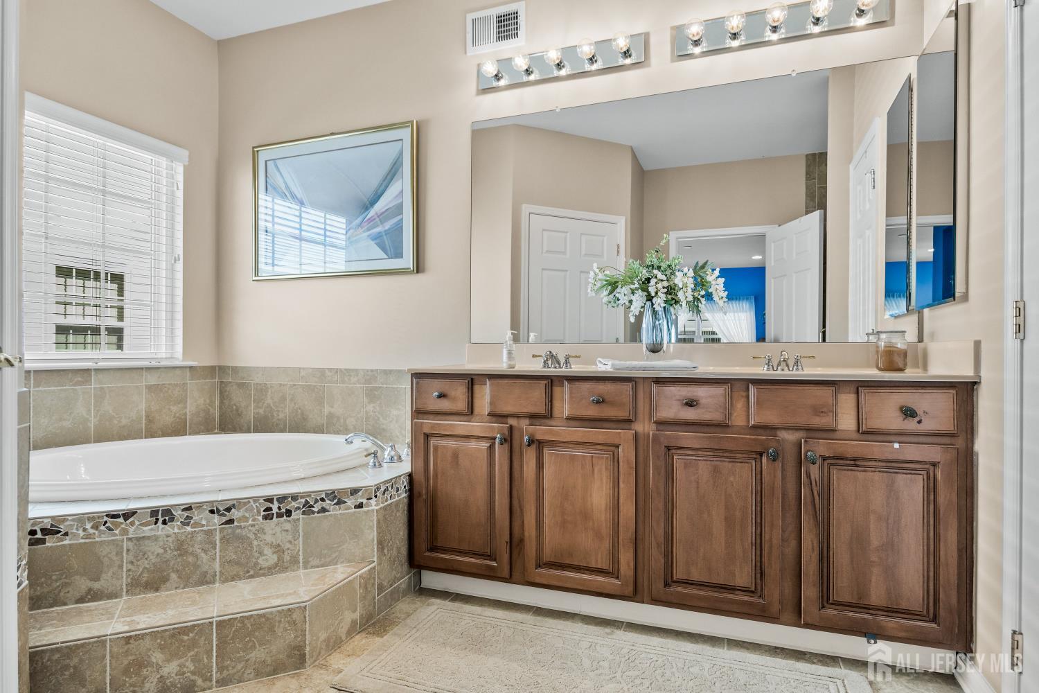 Monroe, New Jersey, 08831, United States, 2 Bedrooms Bedrooms, ,2 BathroomsBathrooms,Residential,For Sale,2034410