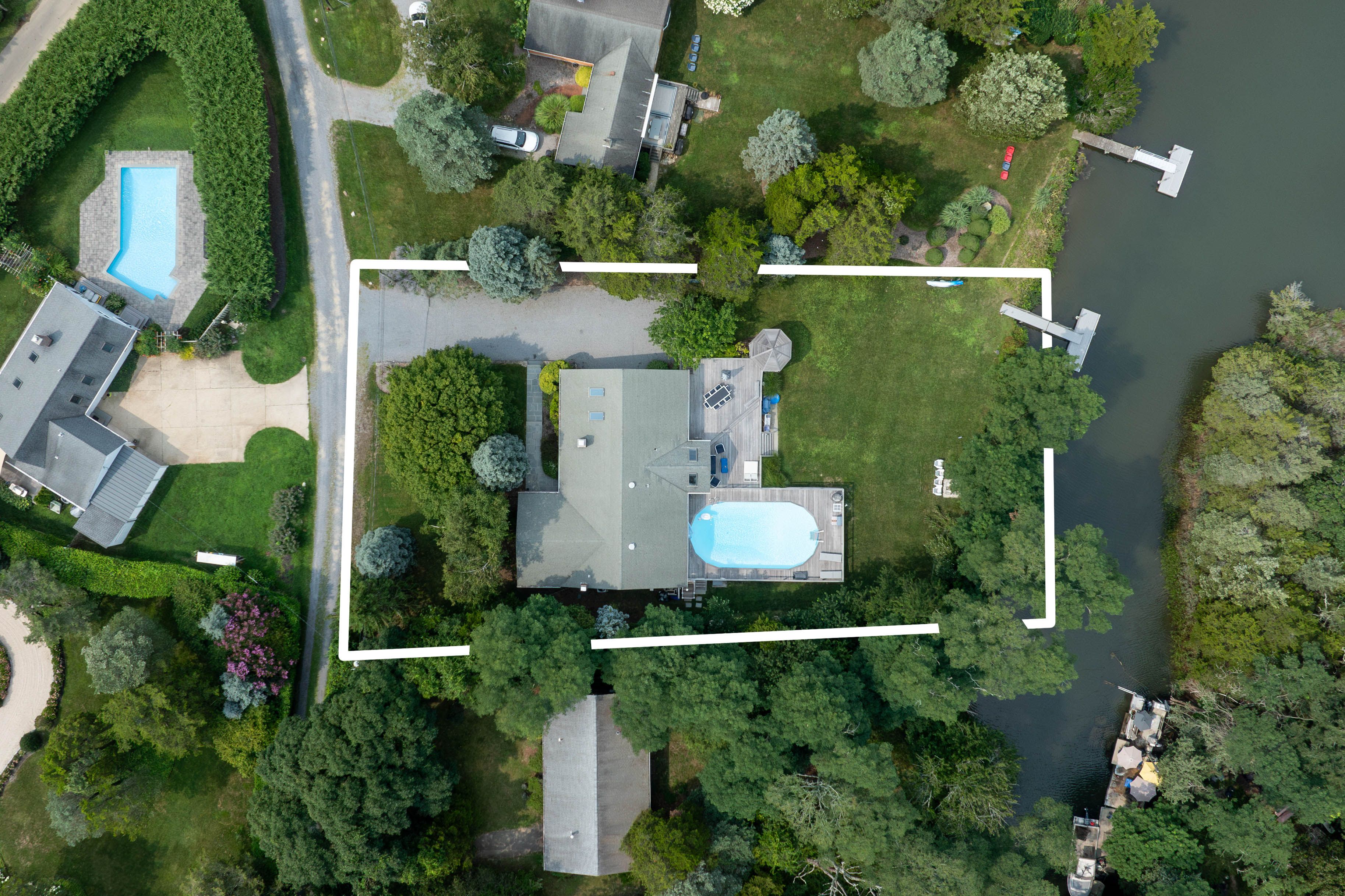  225 Lakeside Drive S, Southold, NY, 11971 - 物件實景