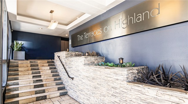 Hollywood Hills, California, 90068, United States, 2 Bedrooms Bedrooms, ,2 BathroomsBathrooms,Residential,For Sale,1981574