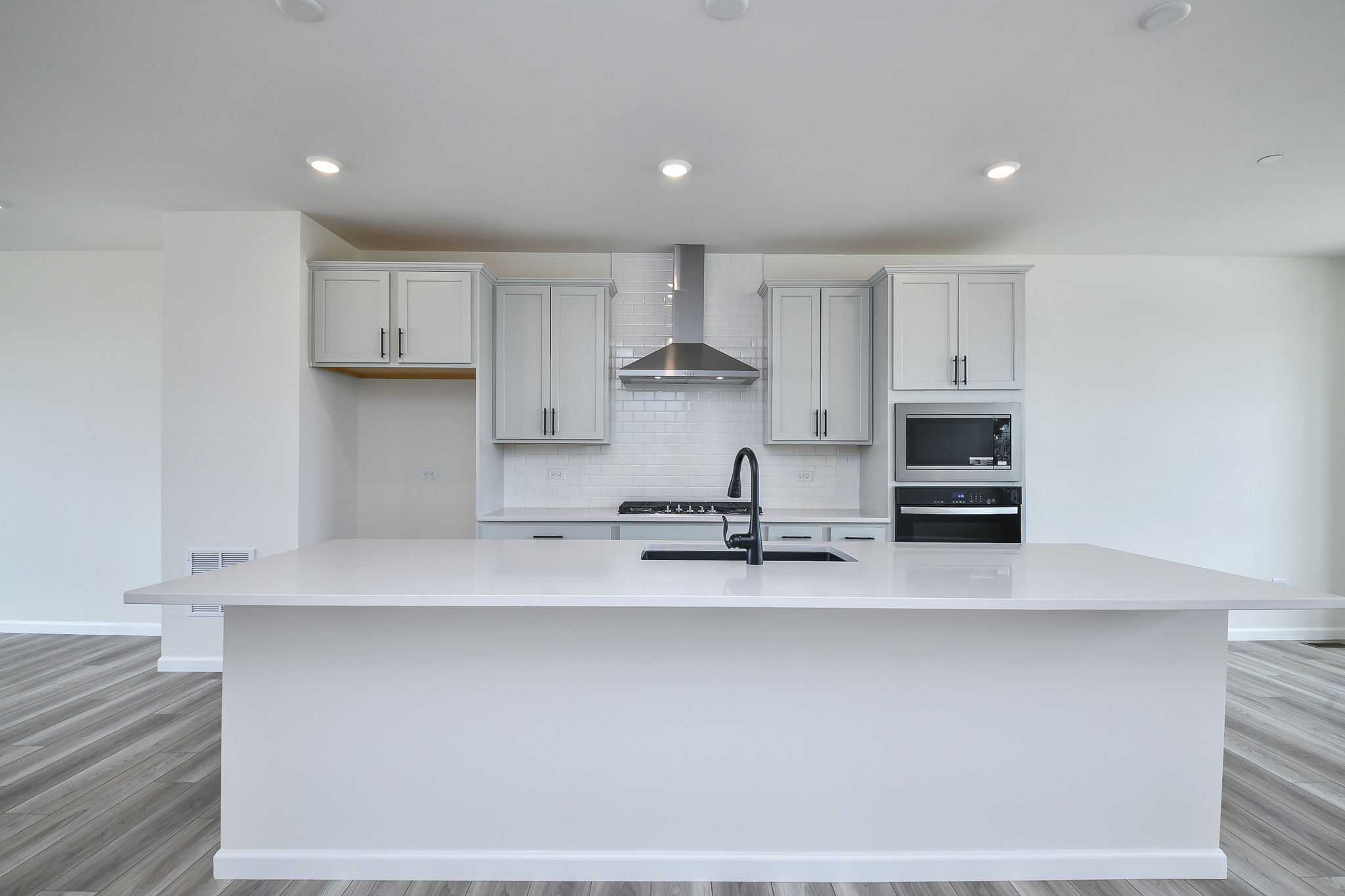  An Enclave of Only 65 New Construction Homes in the Heart of Naperville - 物件實景