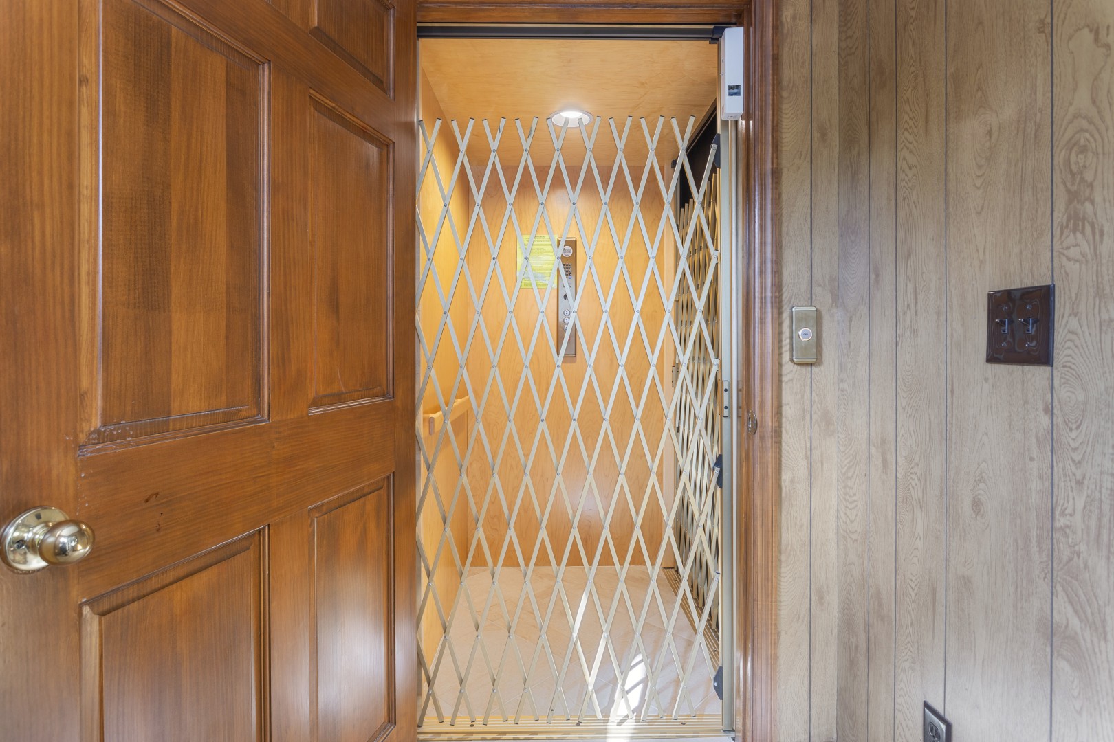 Tampa, Florida, 33629, United States, 4 Bedrooms Bedrooms, ,3 BathroomsBathrooms,Residential,For Sale,1987038