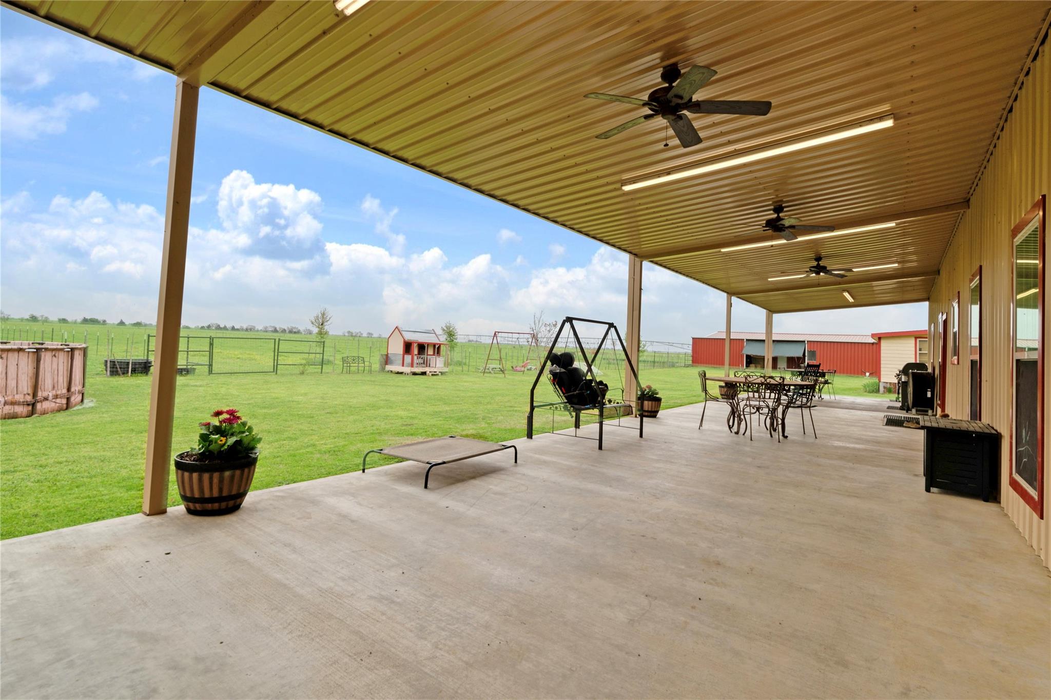Honey Grove, Texas, 75446, United States, 3 Bedrooms Bedrooms, ,3 BathroomsBathrooms,Residential,For Sale,1937107