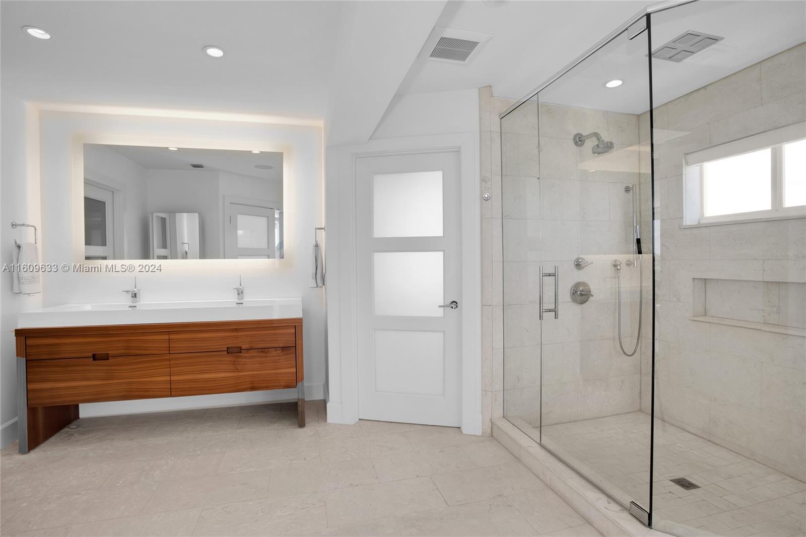 30 Ocean Front Drive, KEY LARGO, Florida, 33037, United States, 4 Bedrooms Bedrooms, ,4 BathroomsBathrooms,Residential,For Sale,30 Ocean Front Drive,1675367