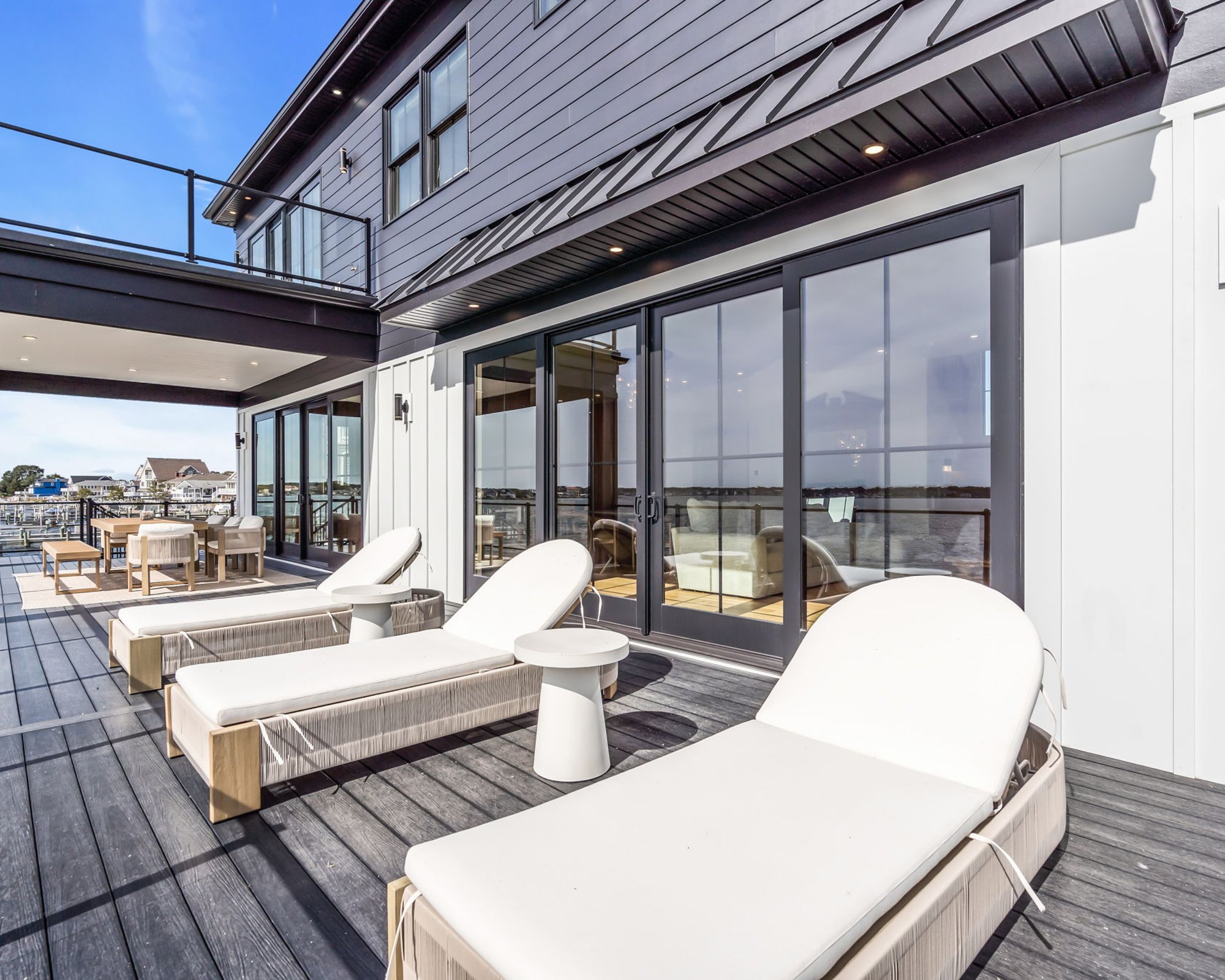  Exceptional Custom Built Waterfront Home - 物件實景