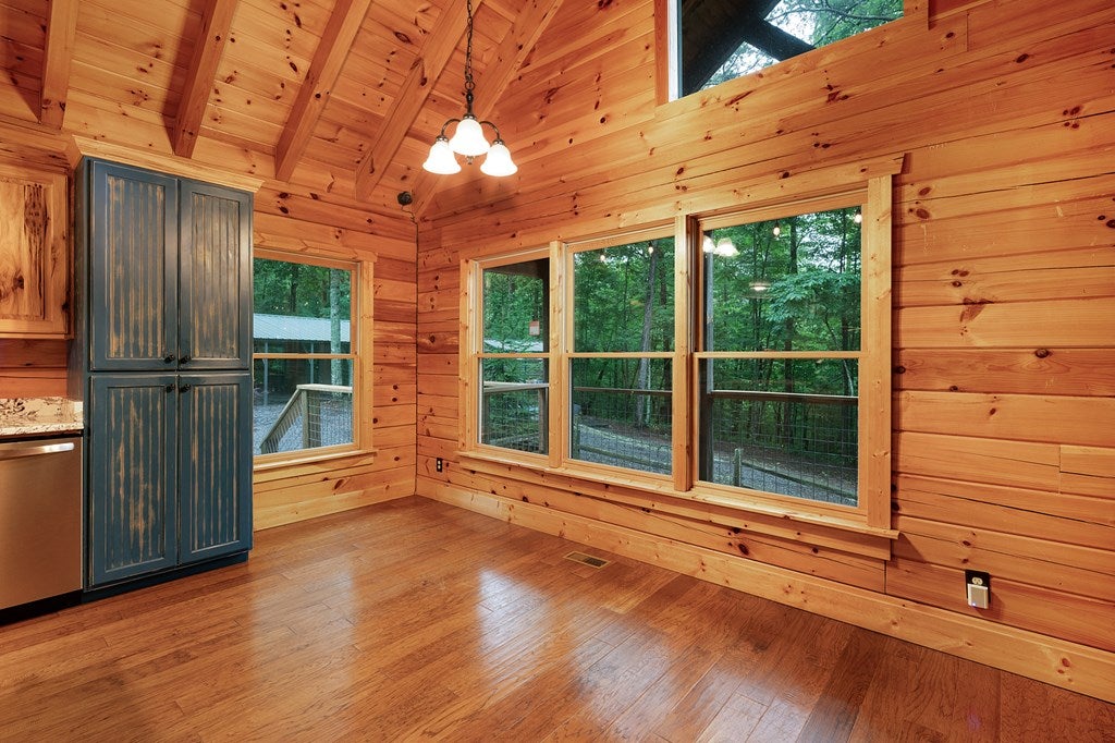 Ellijay, Georgia, 30540, United States, 3 Bedrooms Bedrooms, ,3 BathroomsBathrooms,Residential,For Sale,1999878