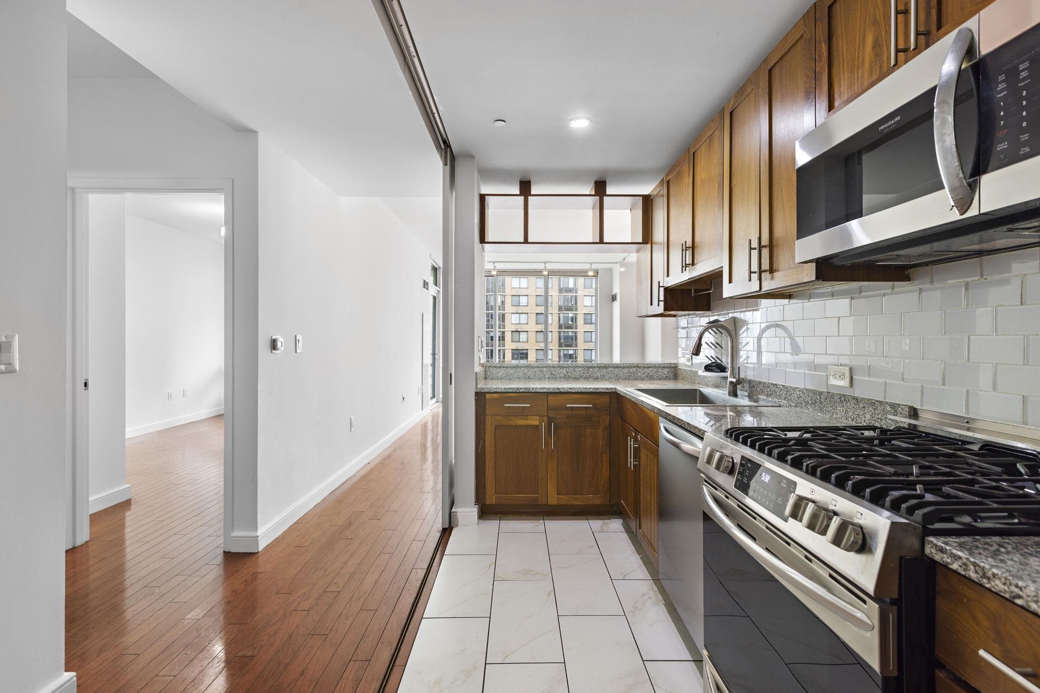 Jersey City, New Jersey, 07310, United States, 2 Bedrooms Bedrooms, ,2 BathroomsBathrooms,Residential,For Sale,1874794