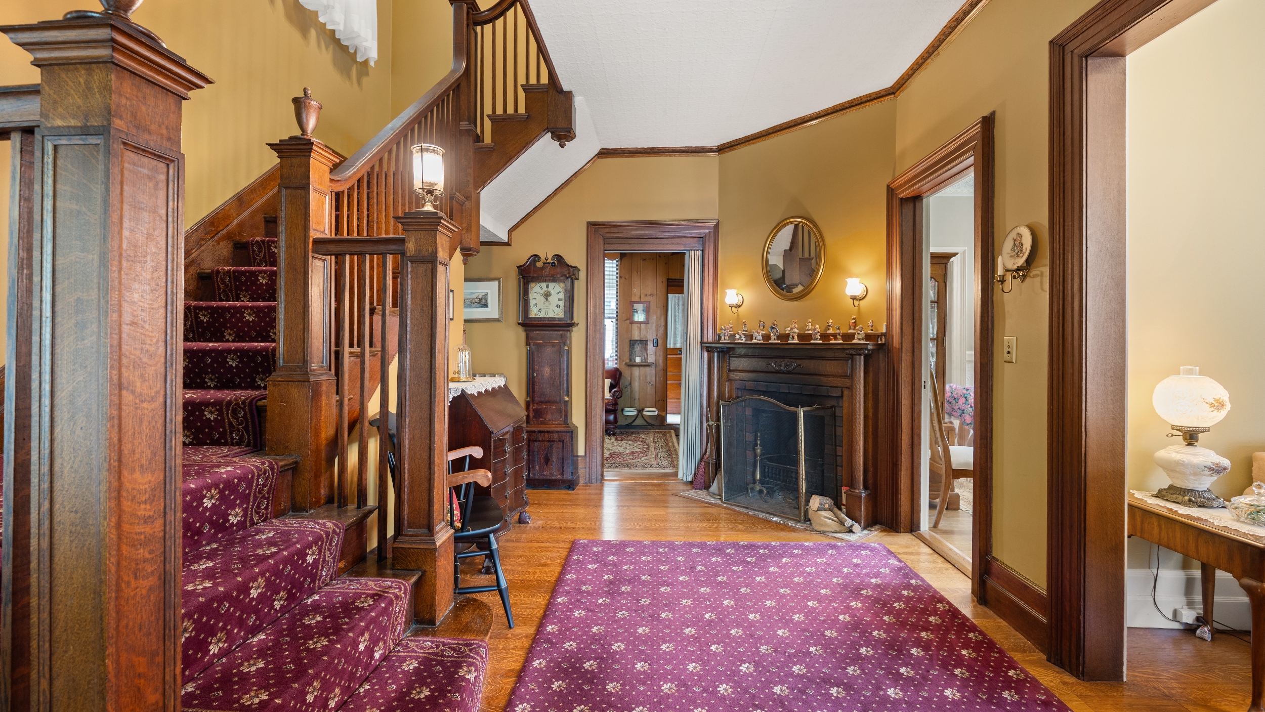  Charming In-Town Victorian with Large Carriage House - 物件實景