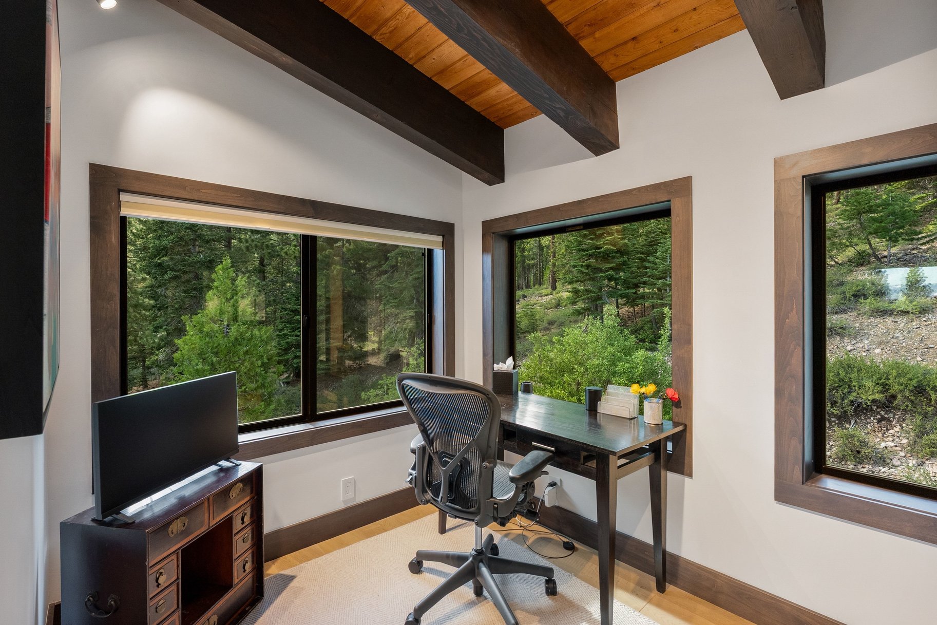  Privacy, Nature & Legacy  A Rare Tahoe Estate - 物件實景