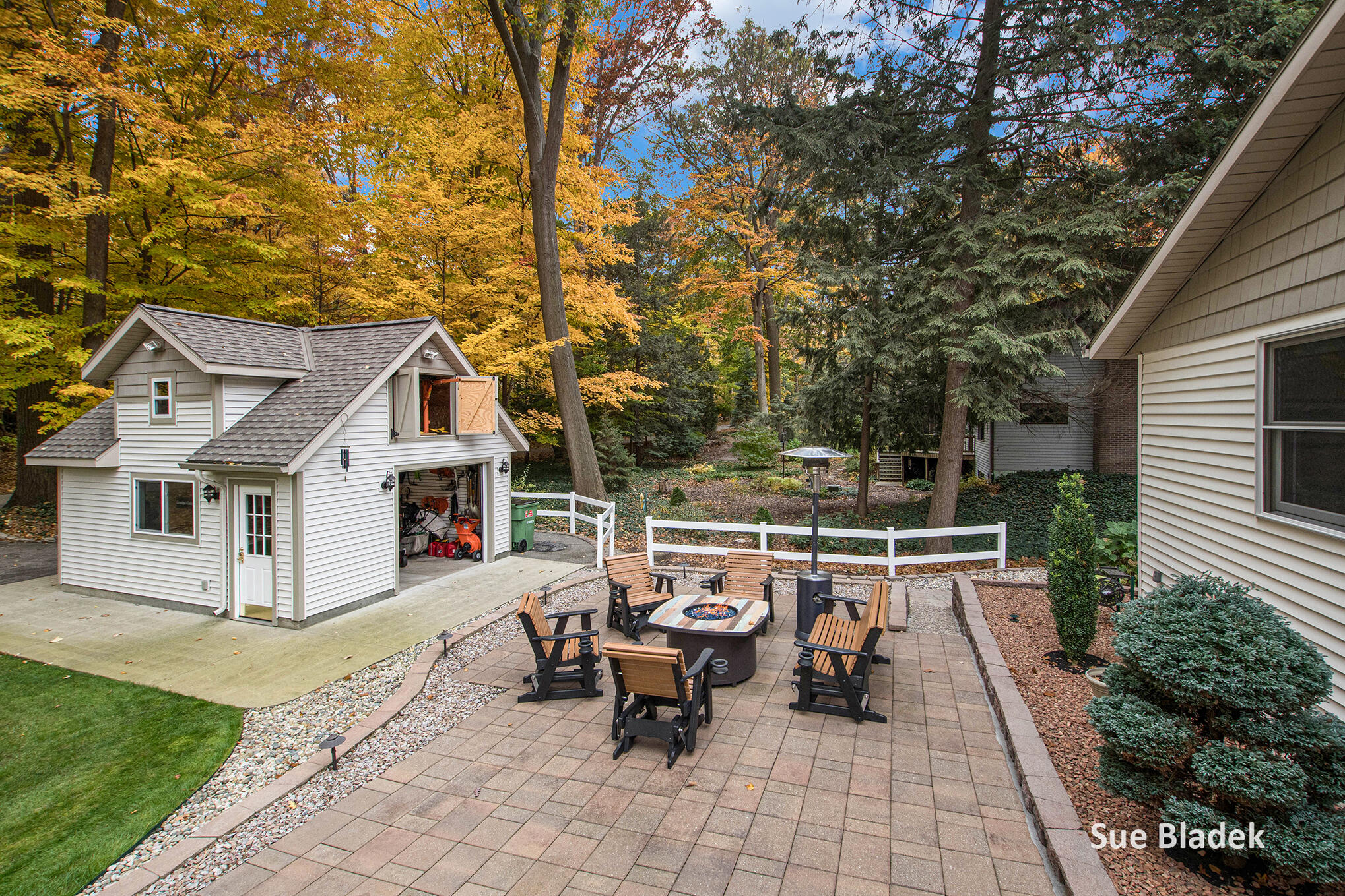 Holland, Michigan, 49424, United States, 3 Bedrooms Bedrooms, ,3 BathroomsBathrooms,Residential,For Sale,1989003