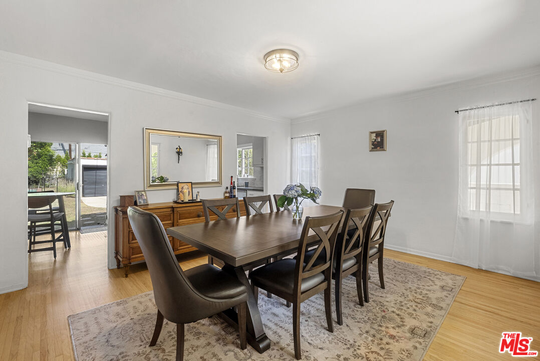 Los Angeles, California, 90036, United States, 4 Bedrooms Bedrooms, ,3 BathroomsBathrooms,Residential,For Sale,1849800