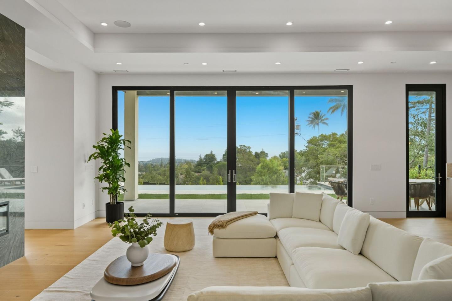 Hillsborough, California, 94010, United States, 8 Bedrooms Bedrooms, ,10 BathroomsBathrooms,Residential,For Sale,1949647