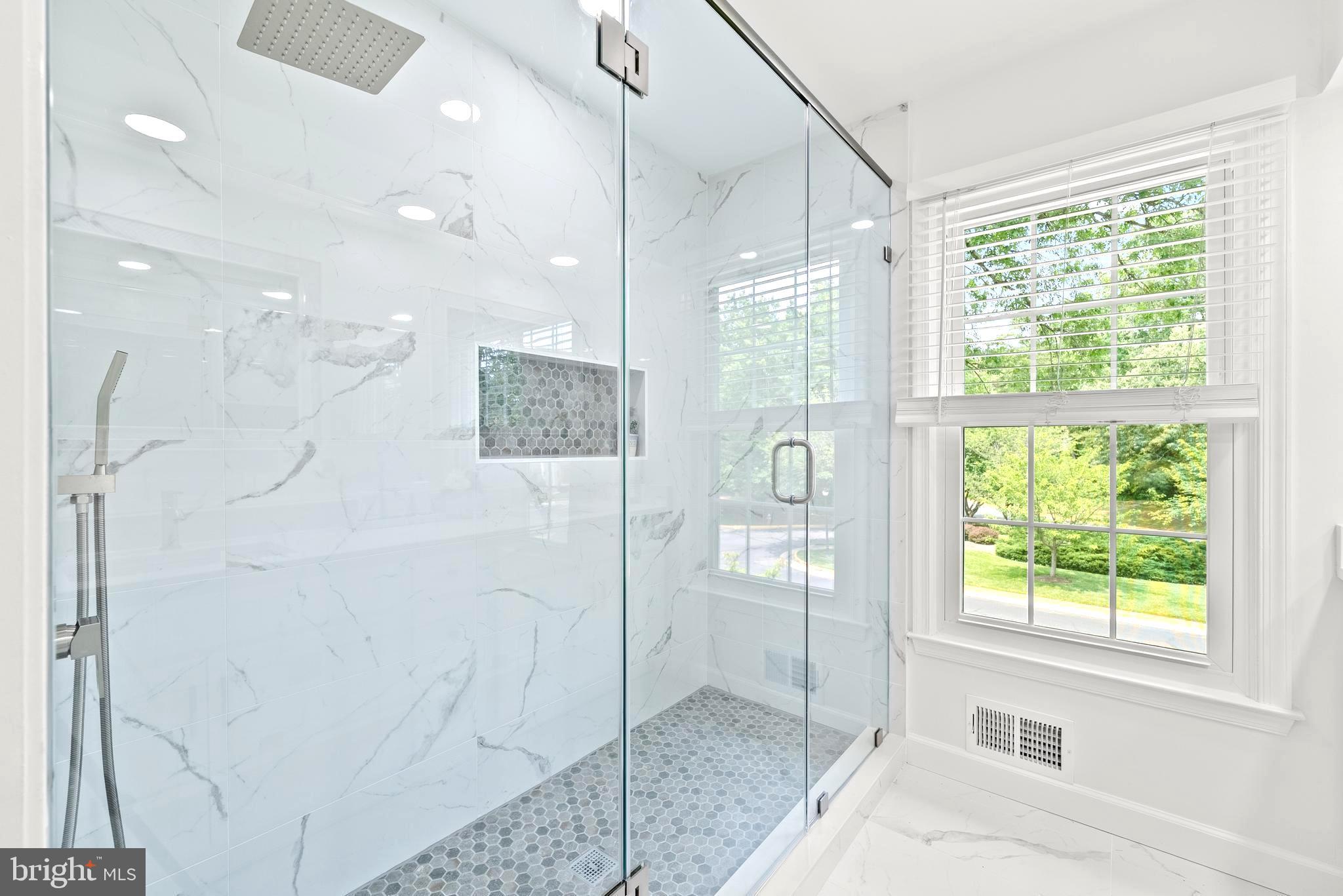 Fairfax, Virginia, 22032, United States, 3 Bedrooms Bedrooms, ,4 BathroomsBathrooms,Residential,For Sale,1945020