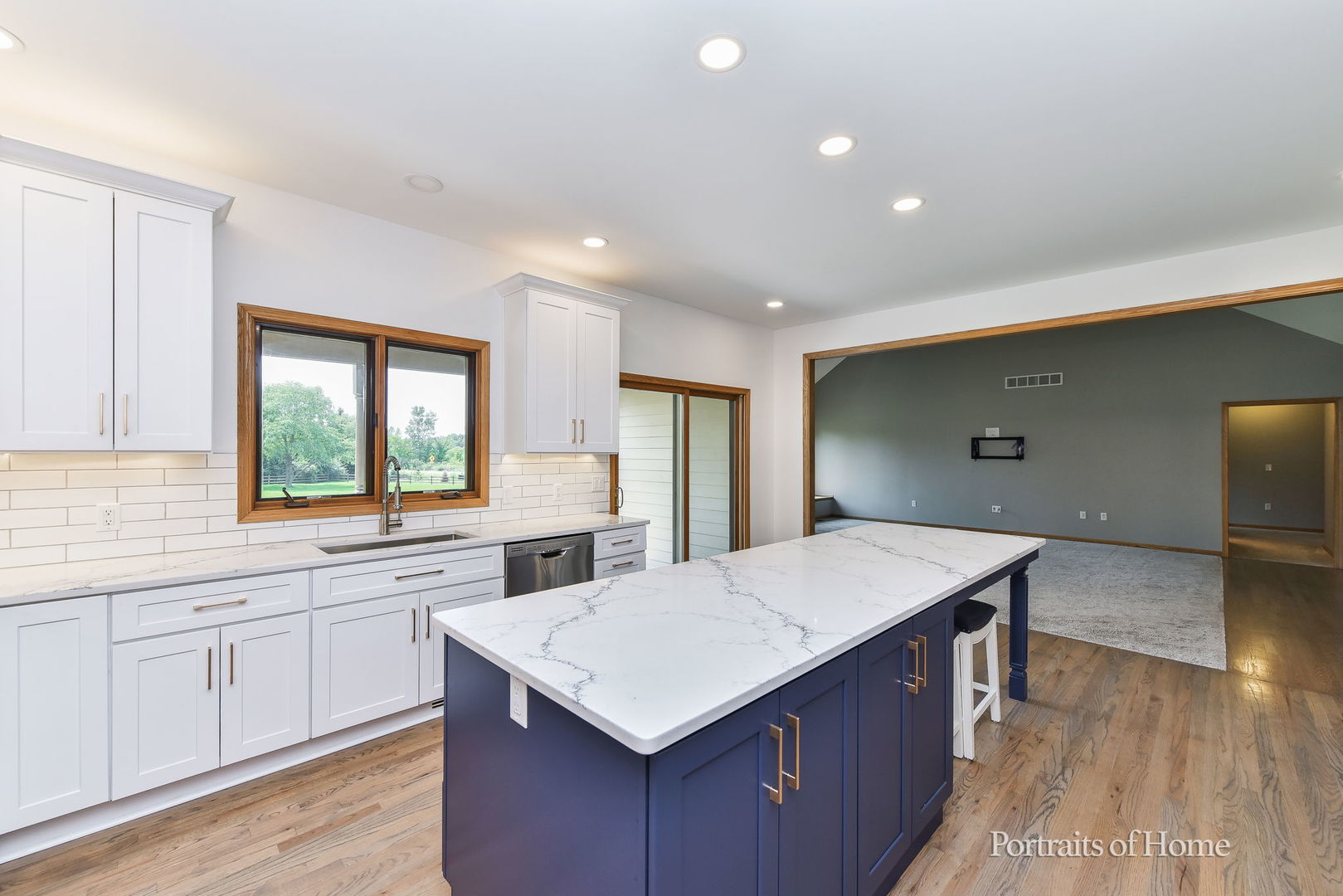 Yorkville, Illinois, 60560, United States, 5 Bedrooms Bedrooms, ,4 BathroomsBathrooms,Residential,For Sale,1940402