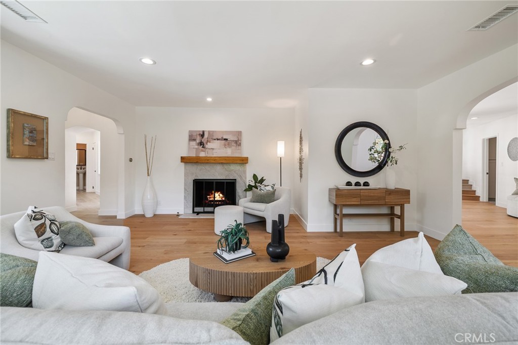 Pasadena, California, 91105, United States, 3 Bedrooms Bedrooms, ,3 BathroomsBathrooms,Residential,For Sale,1941593