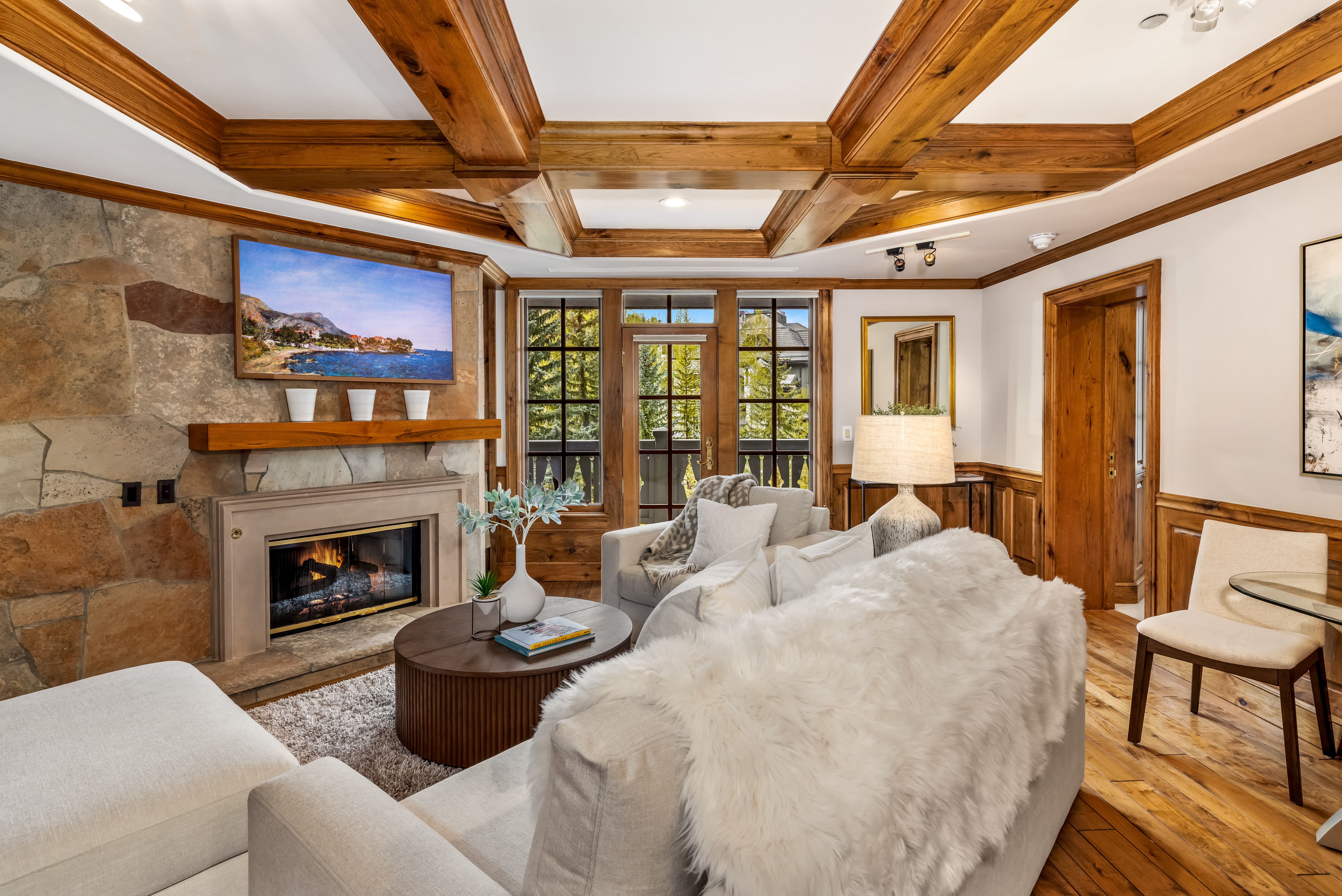  Beaver Creek 2-bedroom retreat with soft alpine light drifting in - 物件實景
