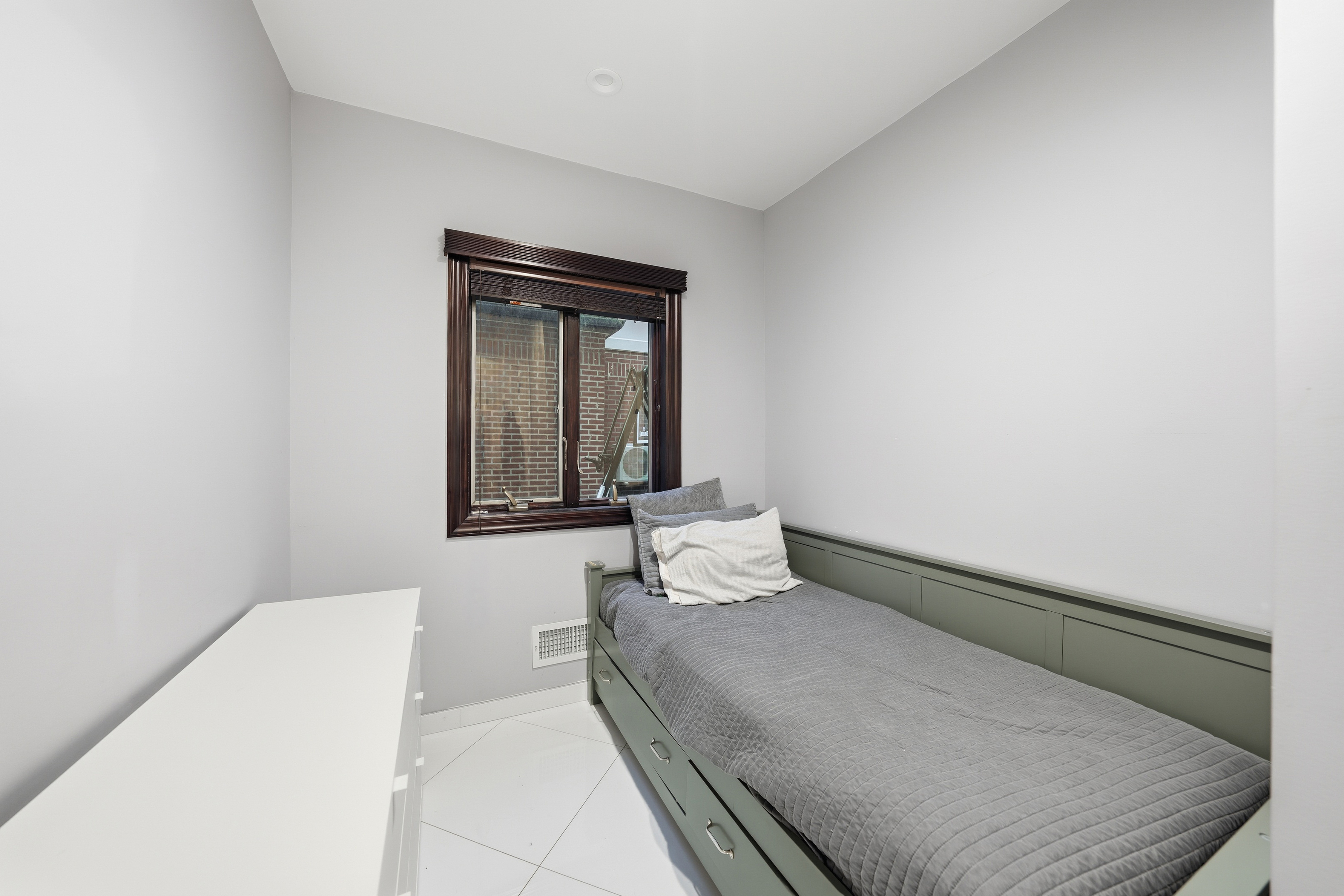 Brooklyn, New York, 11229, United States, 5 Bedrooms Bedrooms, ,3 BathroomsBathrooms,Residential,For Sale,2000117