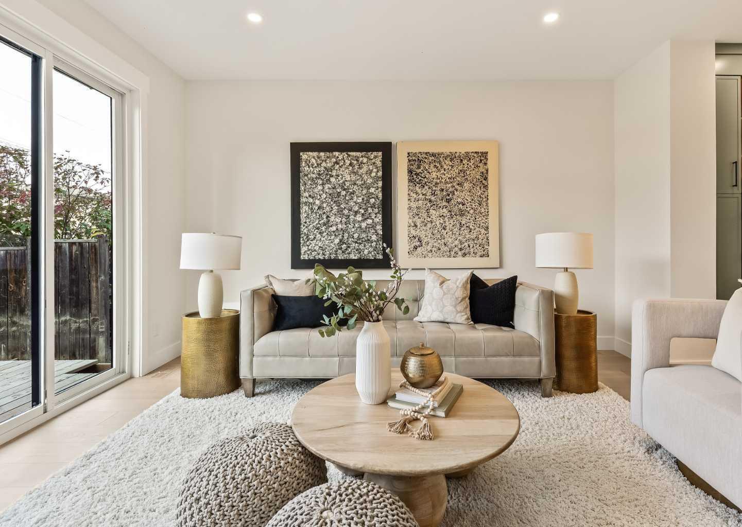 CALGARY, Alberta, T3E 2V9, CA, 4 Bedrooms Bedrooms, ,5 BathroomsBathrooms,Residential,For Sale,1987514