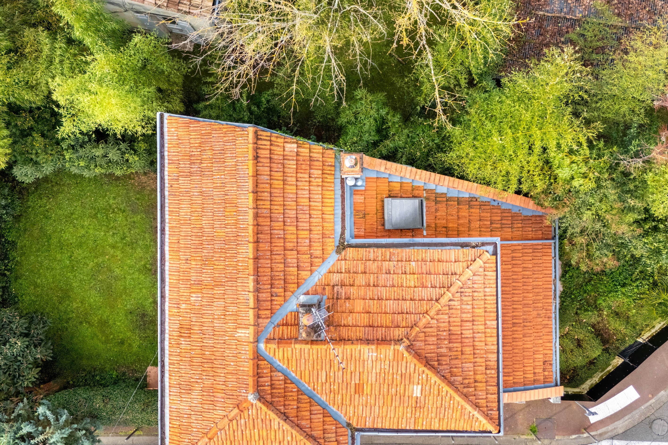  PARC BORDELAIS / BOUSCAT - HOUSE WITH FRONT AND BACK GARDENS AND ATTACHED GARAGE - 物件實景