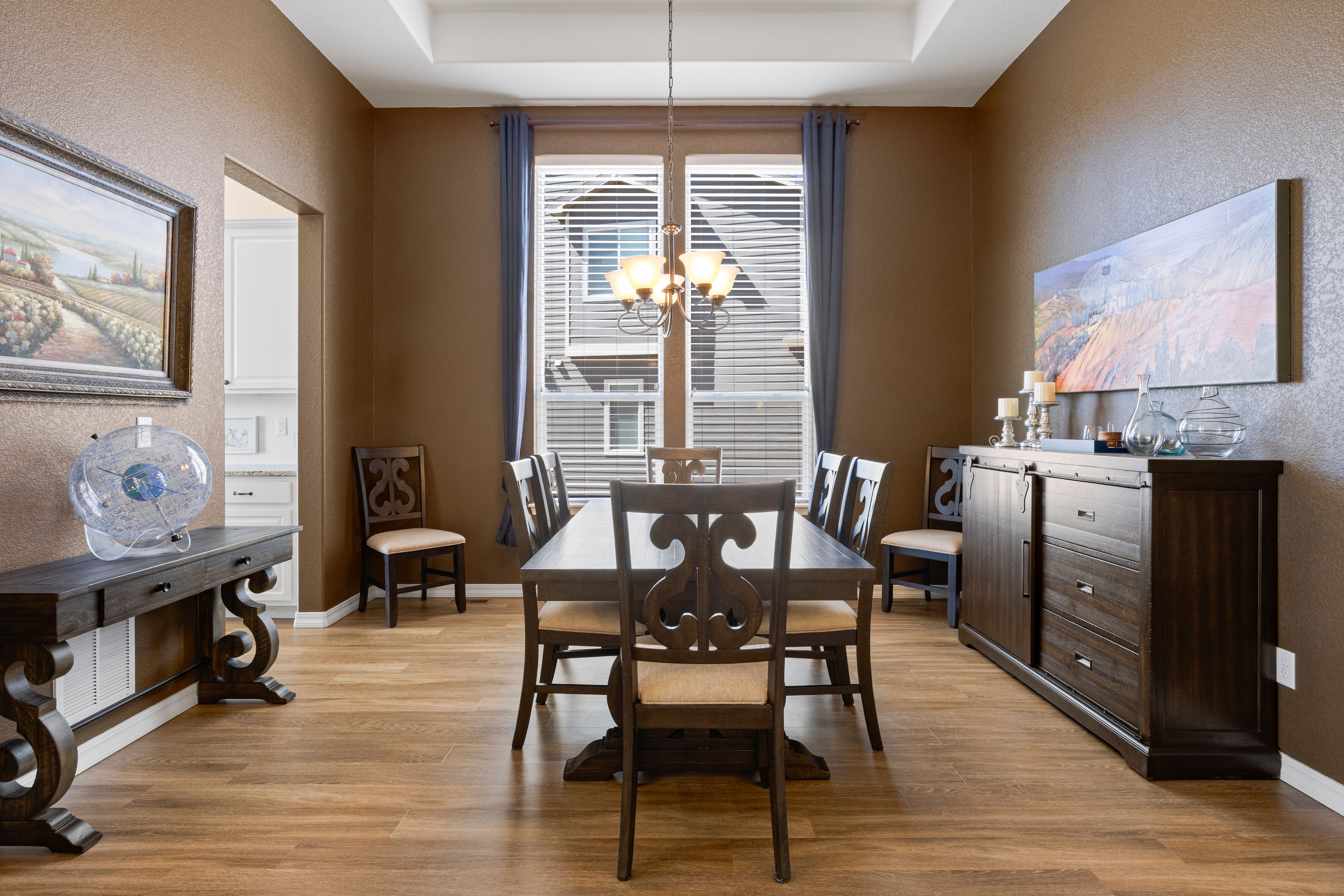  Open, Spacious, Upgraded, Walkout Rancher is Meticulous and with Views - 物件實景