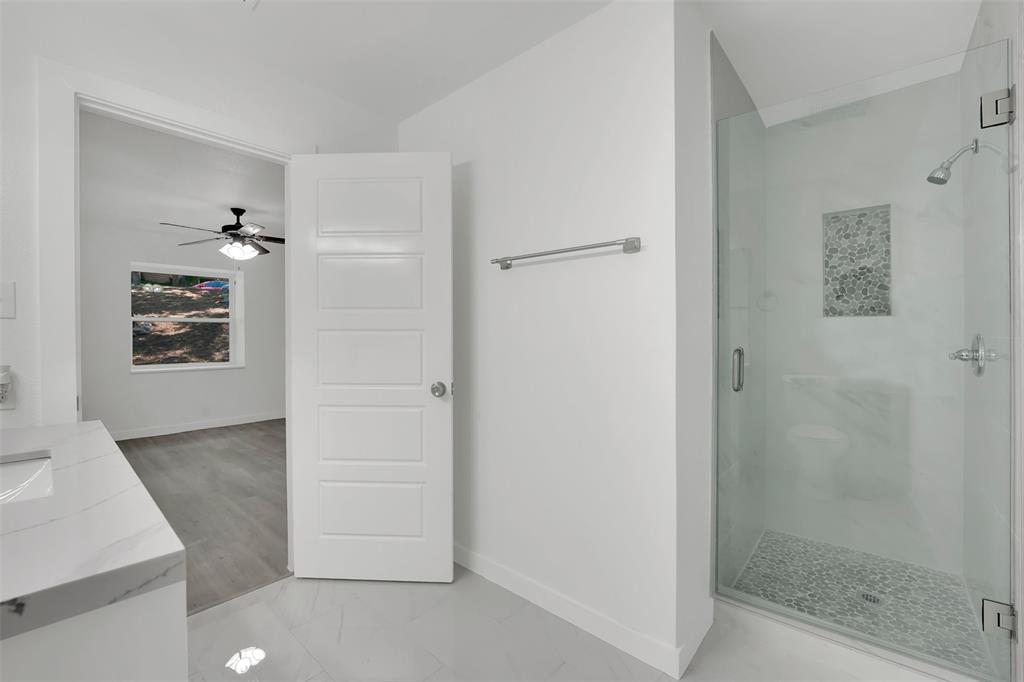200 Silverleaf Drive, Fort Worth, Texas, 76112, United States, 5 Bedrooms Bedrooms, ,6 BathroomsBathrooms,Residential,For Sale,200 Silverleaf Drive,1618780