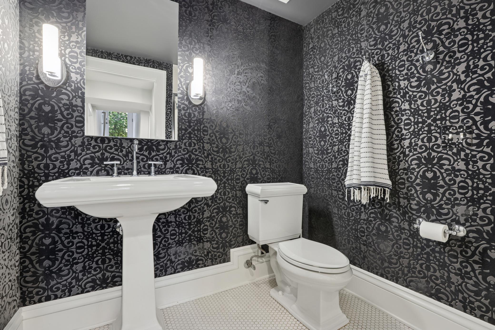 Minneapolis, Minnesota, 55419, United States, 5 Bedrooms Bedrooms, ,2 BathroomsBathrooms,Residential,For Sale,1992042