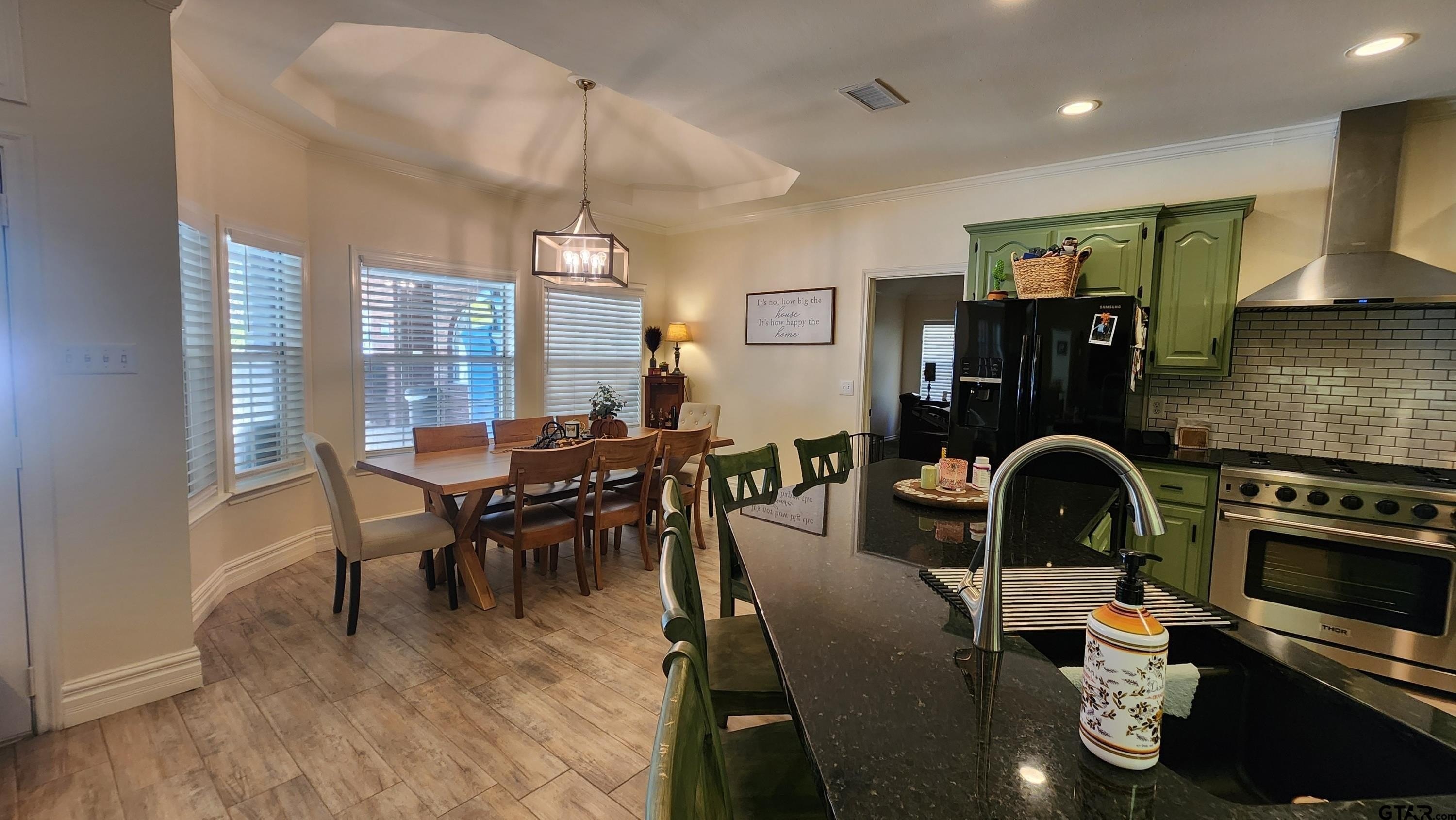 Pittsburg, Texas, 75686, United States, 4 Bedrooms Bedrooms, ,4 BathroomsBathrooms,Residential,For Sale,1880641