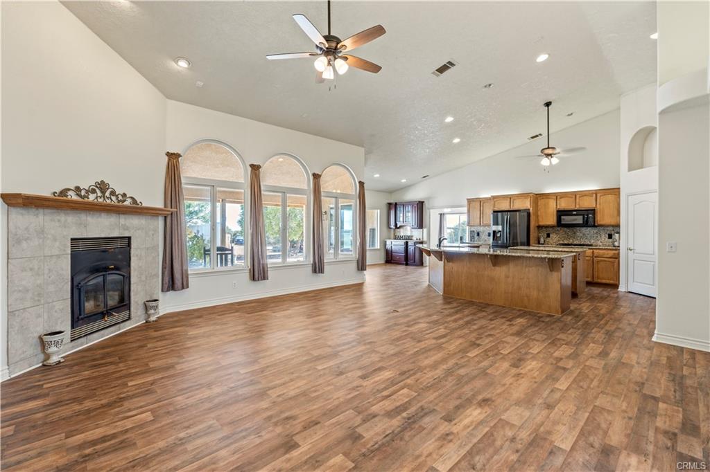 Phelan, California, 92371, United States, 5 Bedrooms Bedrooms, ,3 BathroomsBathrooms,Residential,For Sale,1924056