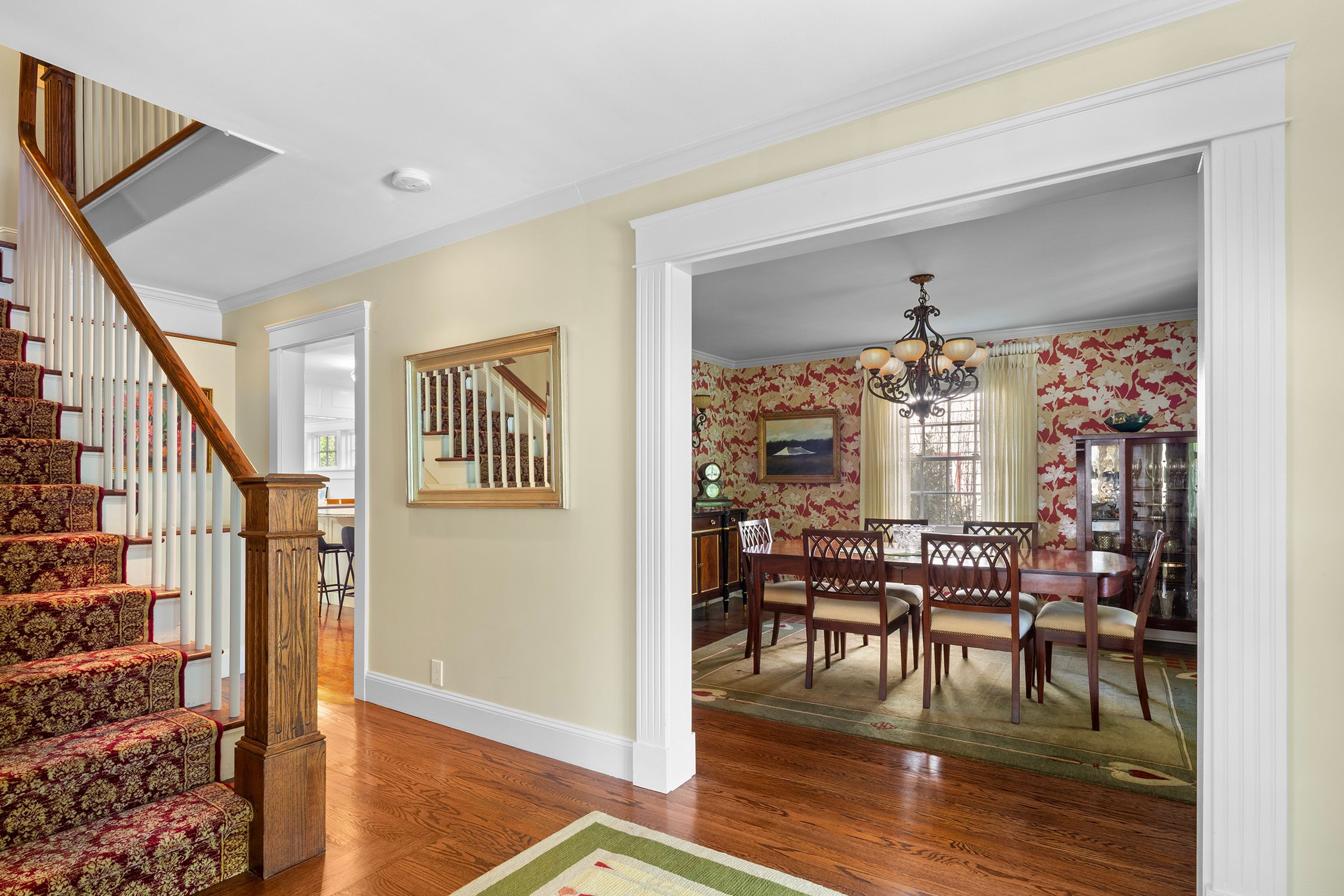  Classic Newport Colonial - 物件實景