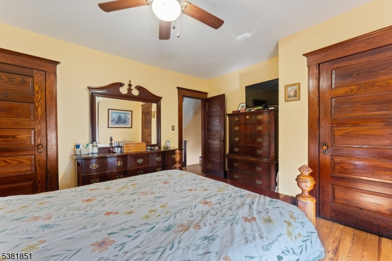 Bound Brook Boro, New Jersey, 08805, United States, 5 Bedrooms Bedrooms, ,3 BathroomsBathrooms,Residential,For Sale,1938545