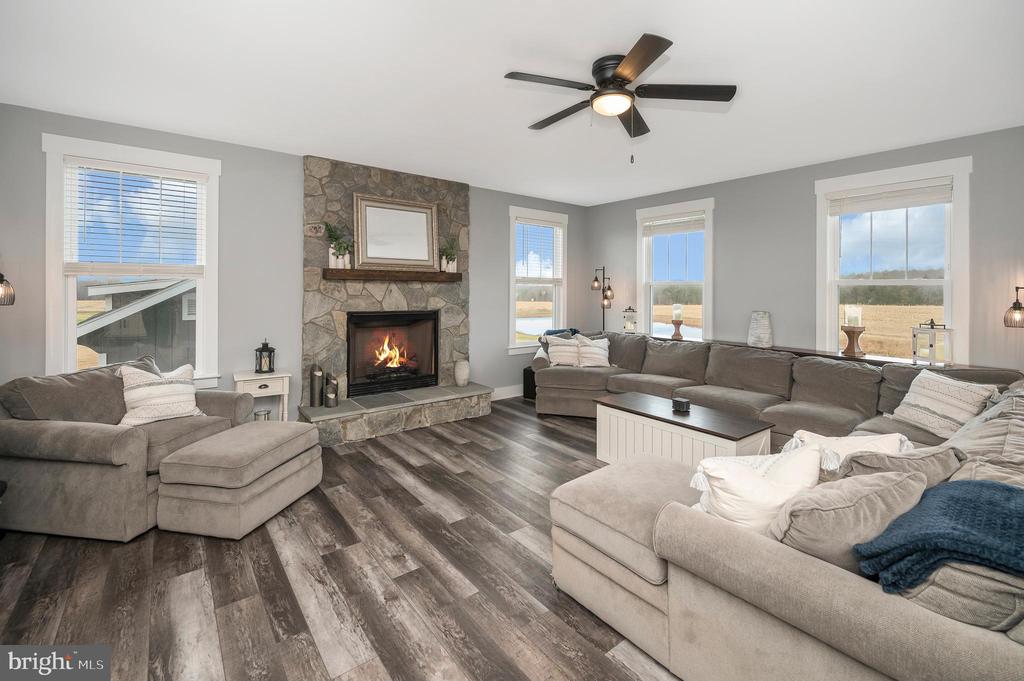 Bealeton, Virginia, 22712, United States, 4 Bedrooms Bedrooms, ,3 BathroomsBathrooms,Residential,For Sale,2002871