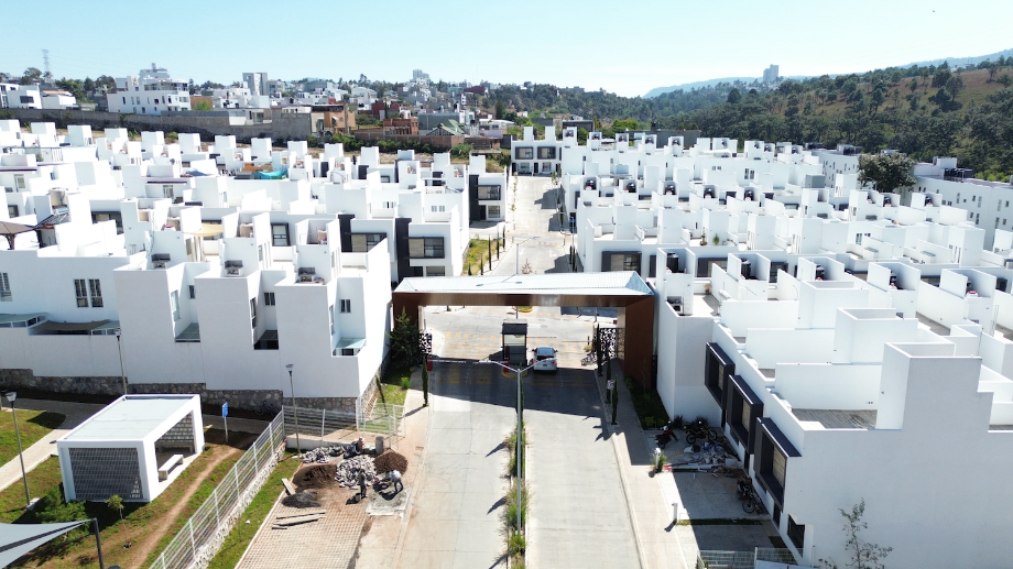 Morelia, Michoacán de Ocampo, 58350, Mexico, 2 Bedrooms Bedrooms, ,2 BathroomsBathrooms,Residential,For Sale,1994379