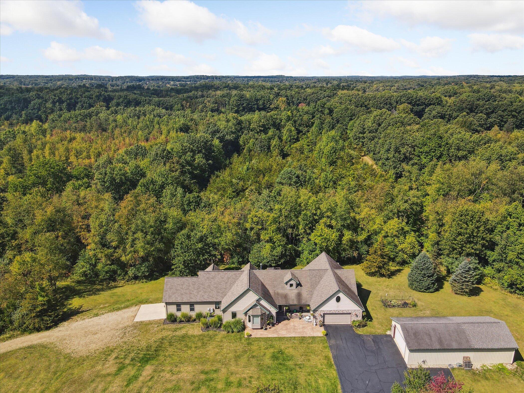 Horton, Michigan, 49246, United States, 5 Bedrooms Bedrooms, ,4 BathroomsBathrooms,Residential,For Sale,1940330