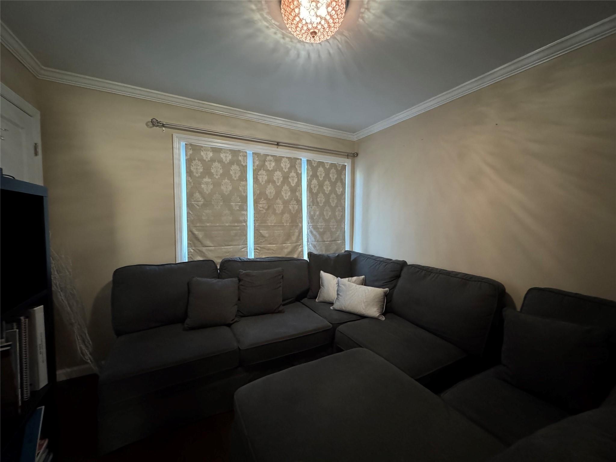 Seaford, New York, 11783, United States, 6 Bedrooms Bedrooms, ,3 BathroomsBathrooms,Residential,For Sale,1766775
