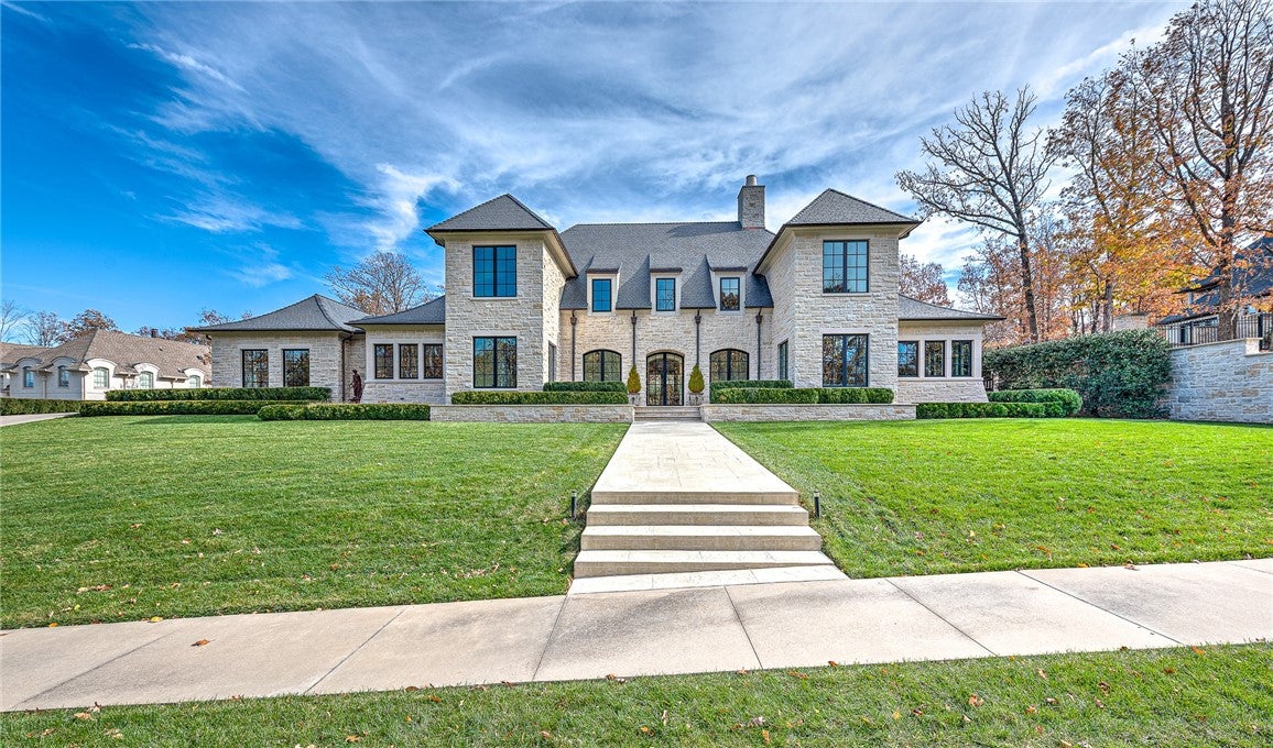 Fayetteville, Arkansas, 72704, United States, 4 Bedrooms Bedrooms, ,5 BathroomsBathrooms,Residential,For Sale,1993299