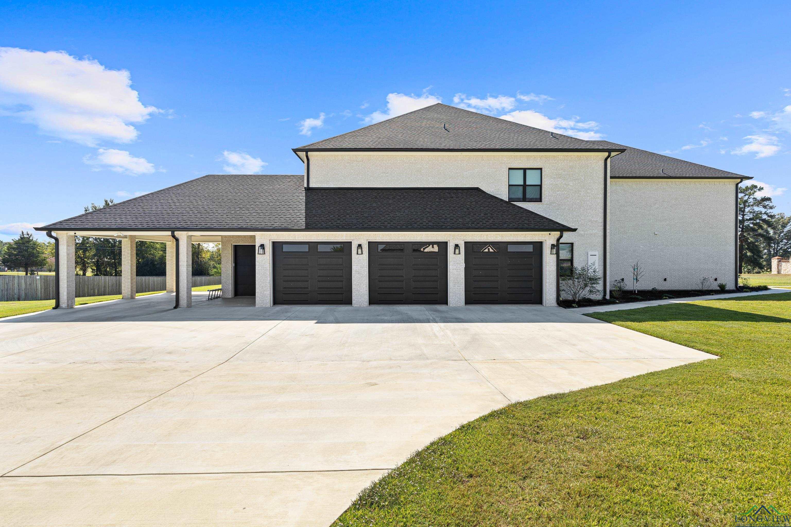 Tatum, Texas, 75691, United States, 6 Bedrooms Bedrooms, ,5 BathroomsBathrooms,Residential,For Sale,1967994