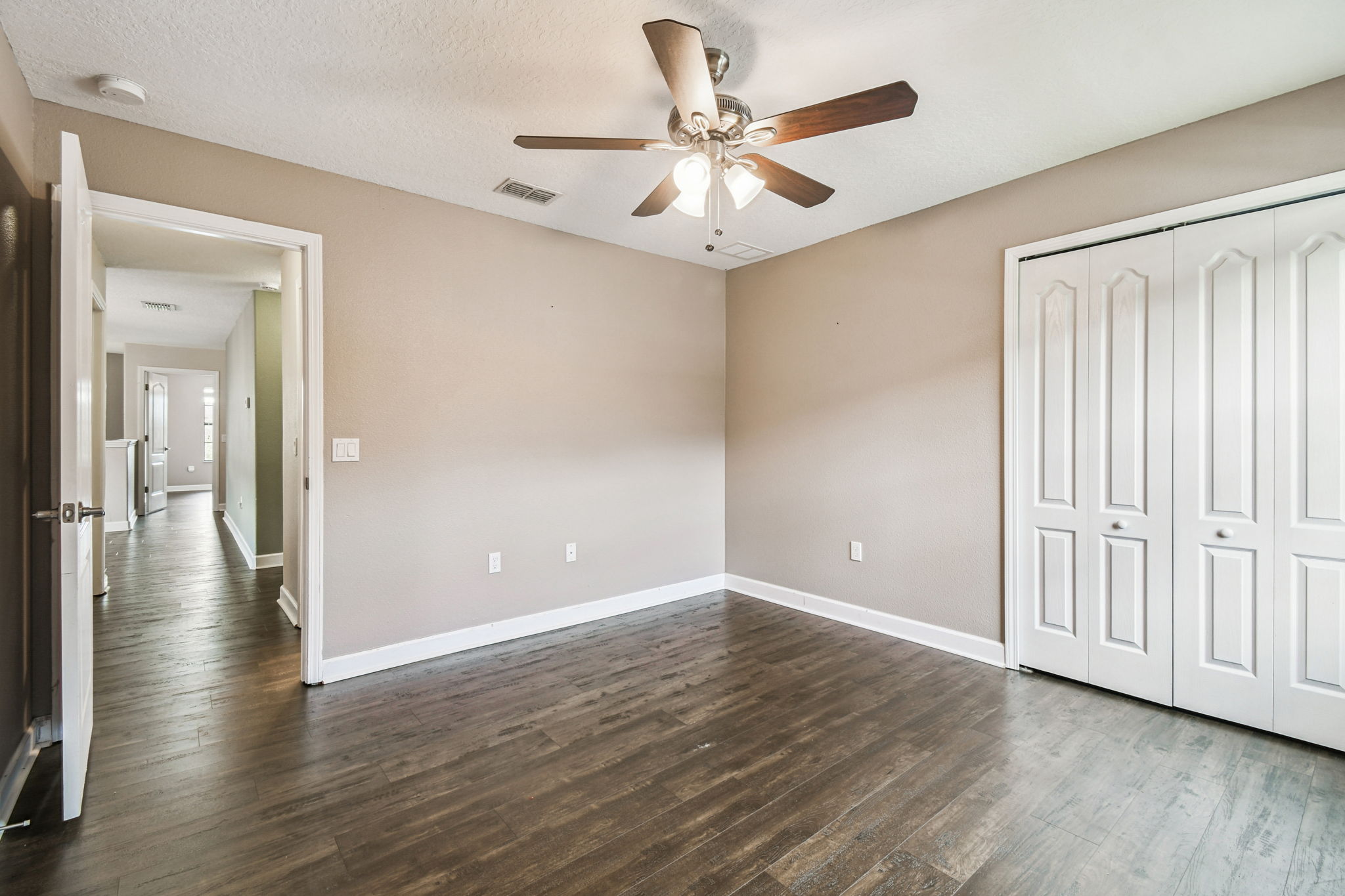 New Port Richey, Florida, 34655, United States, 6 Bedrooms Bedrooms, ,4 BathroomsBathrooms,Residential,For Sale,1980137