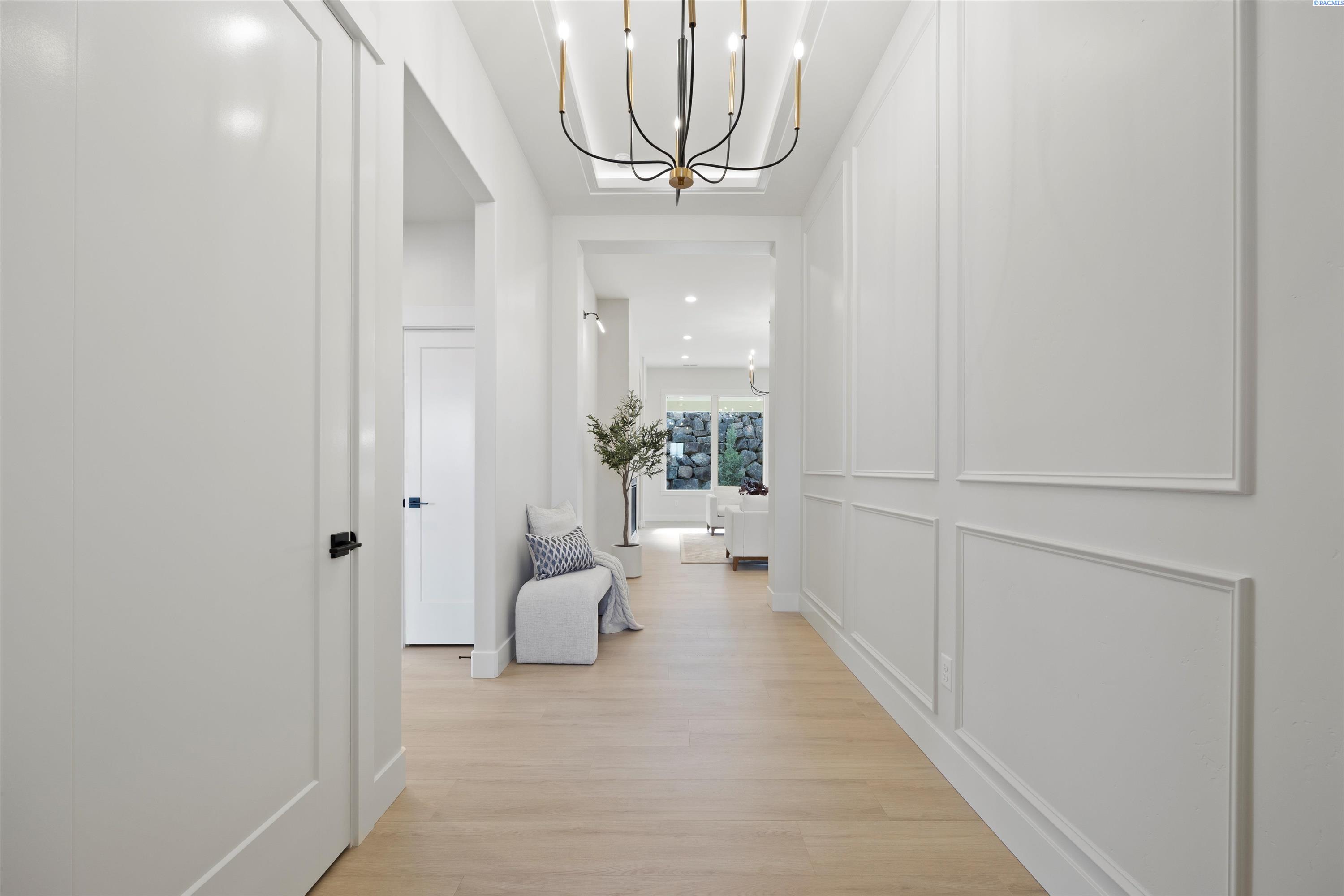 Richland, Washington, 99352, United States, 4 Bedrooms Bedrooms, ,3 BathroomsBathrooms,Residential,For Sale,1991503