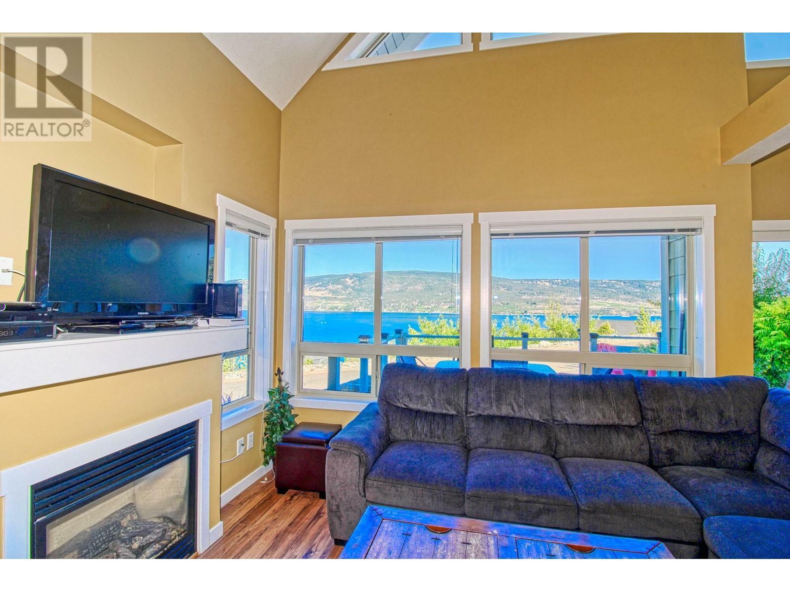 KELOWNA, British Columbia, V1Z 3R8, CA, 3 Bedrooms Bedrooms, ,2 BathroomsBathrooms,Residential,For Sale,1837259