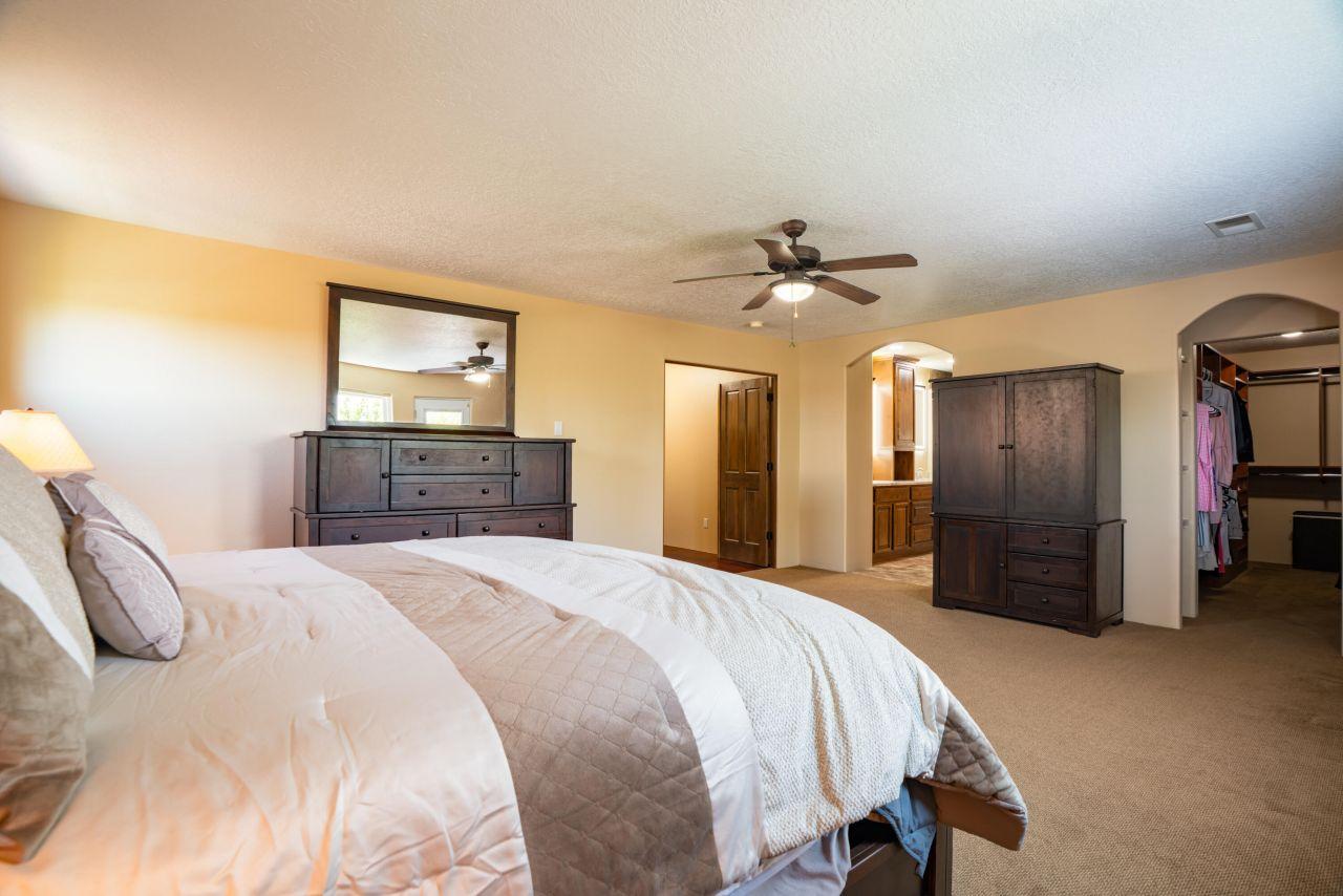 Albuquerque, New Mexico, 87114, United States, 5 Bedrooms Bedrooms, ,4 BathroomsBathrooms,Residential,For Sale,1890374