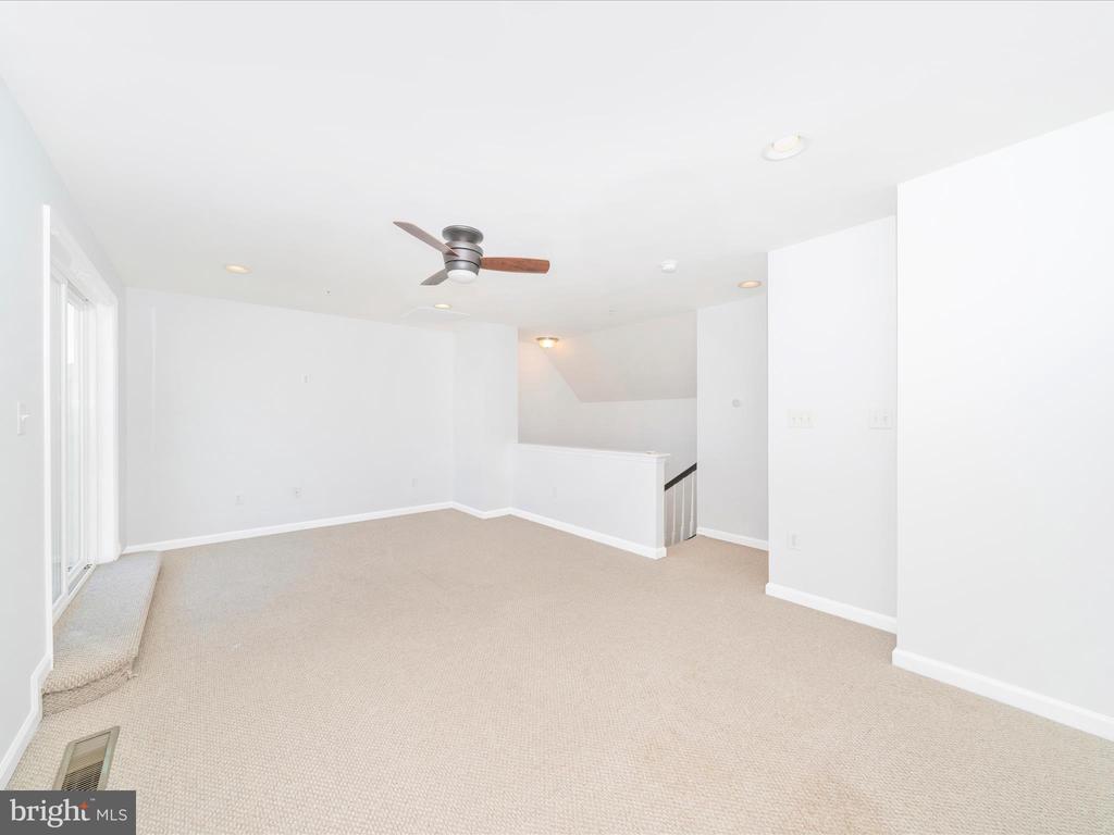 Greenbelt, Maryland, 20770, United States, 3 Bedrooms Bedrooms, ,4 BathroomsBathrooms,Residential,For Sale,2001496