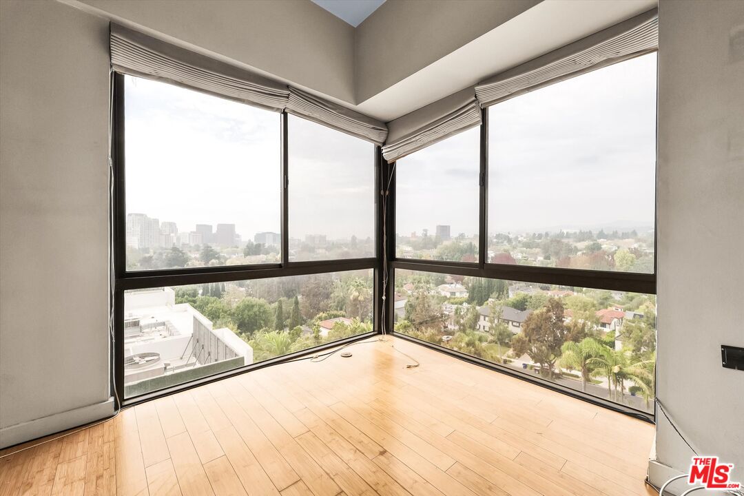 Los Angeles, California, 90024, United States, 2 Bedrooms Bedrooms, ,1 BathroomBathrooms,Residential,For Sale,1998471