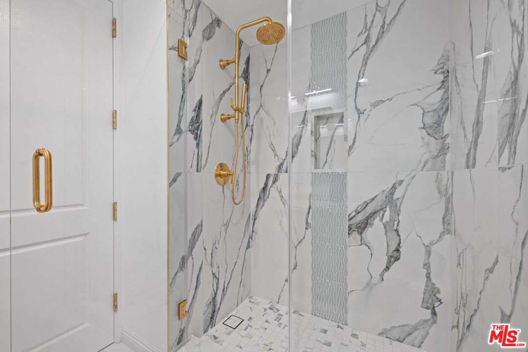 Los Angeles, California, 90024, United States, 3 Bedrooms Bedrooms, ,3 BathroomsBathrooms,Residential,For Sale,1949652