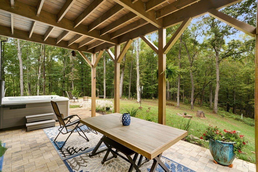 Hayesville, North Carolina, 28904, United States, 3 Bedrooms Bedrooms, ,3 BathroomsBathrooms,Residential,For Sale,1872419
