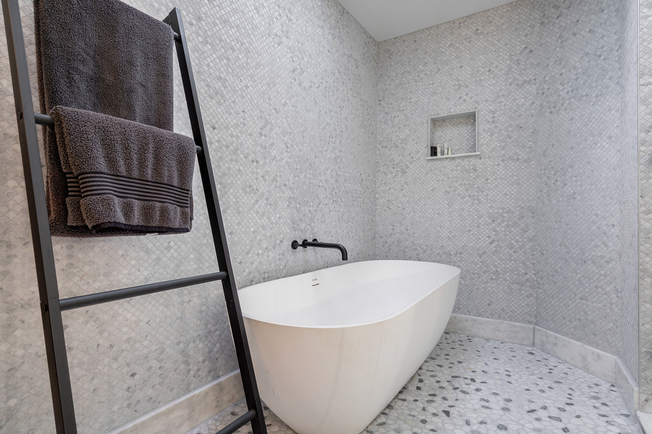  Fully Renovated Estate Blends Luxury, Flexibility & Resort-Style Living - 物件實景